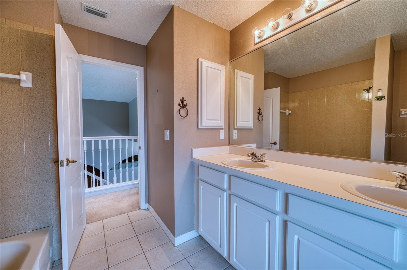 Single Family Residence at 8392 E 47TH ST CIR, PALMETTO, photo 29 of 44