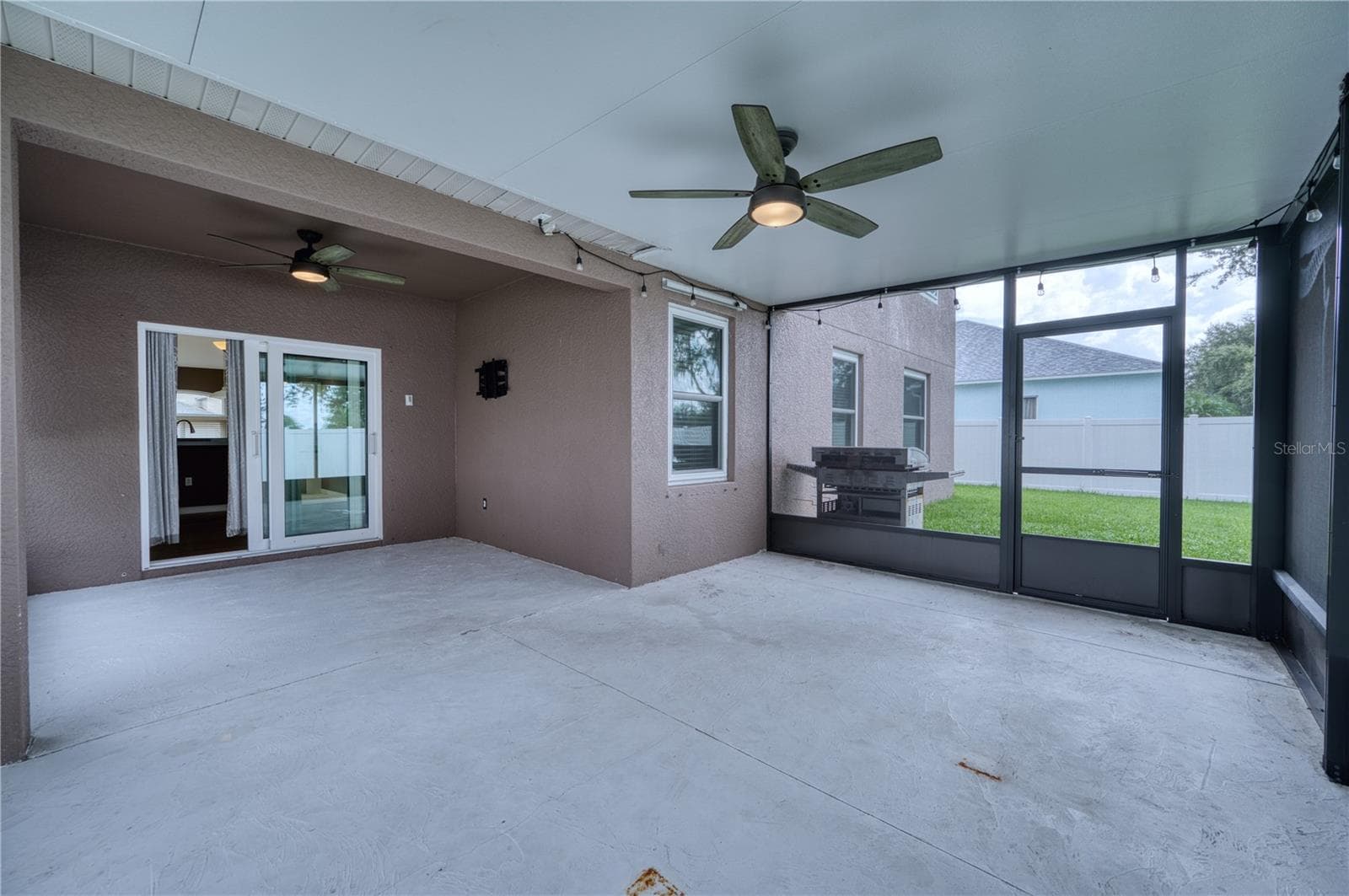 Single Family Residence at 8392 E 47TH ST CIR, PALMETTO, photo 40 of 44
