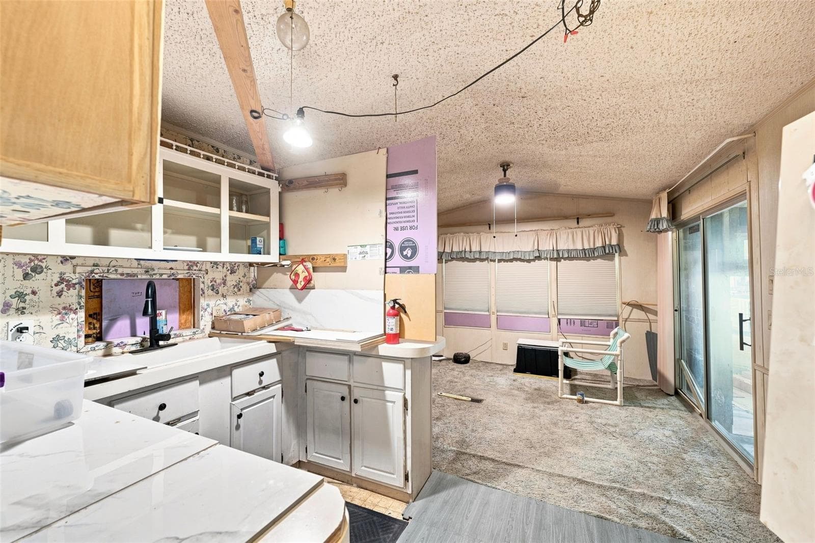 Kitchen - 9454 GRAY FOX DR, WEEKI WACHEE