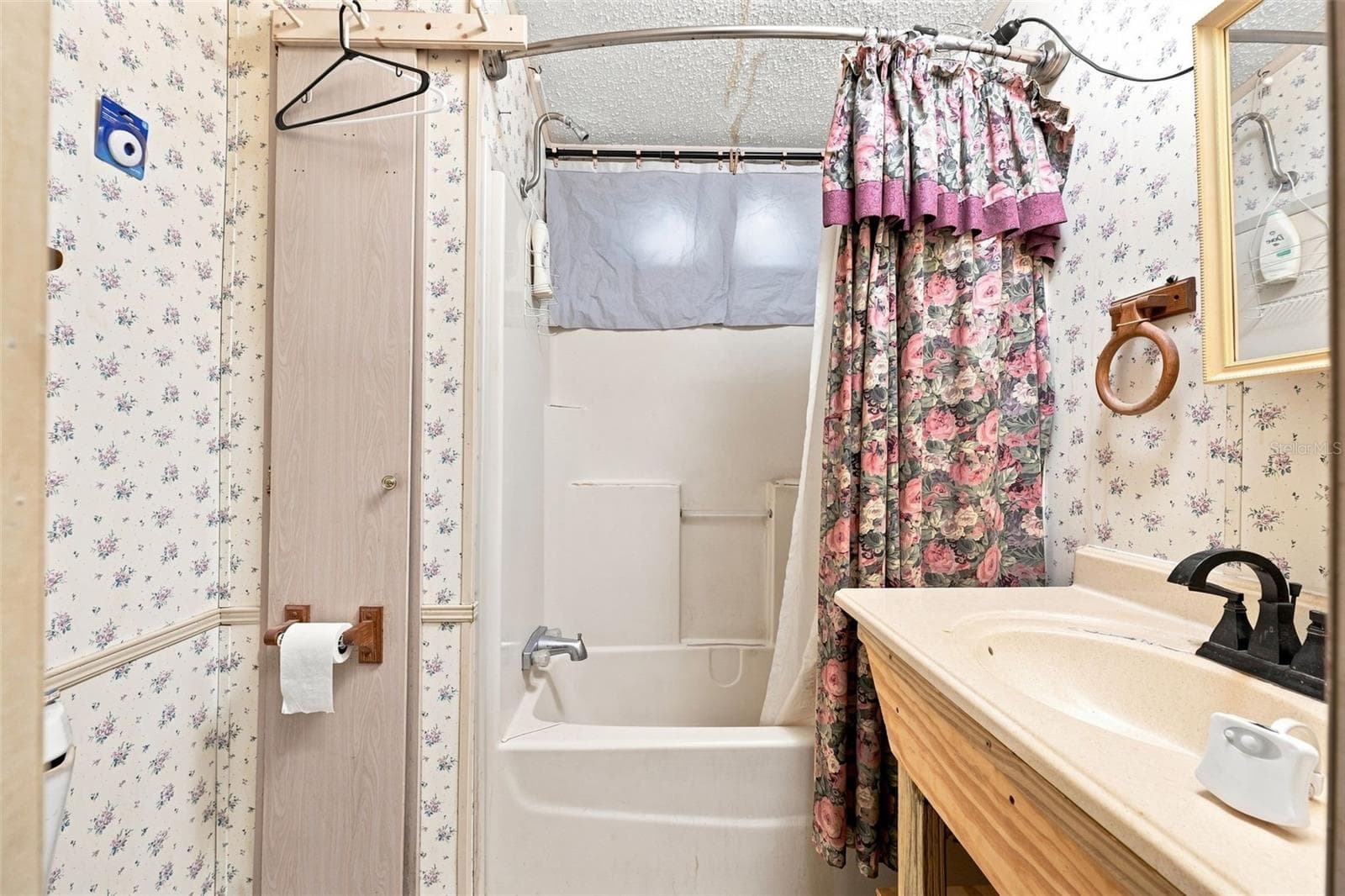 Bathroom - 9454 GRAY FOX DR, WEEKI WACHEE