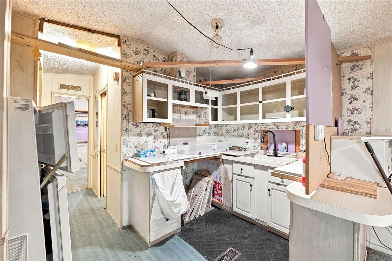Kitchen - 9454 GRAY FOX DR, WEEKI WACHEE