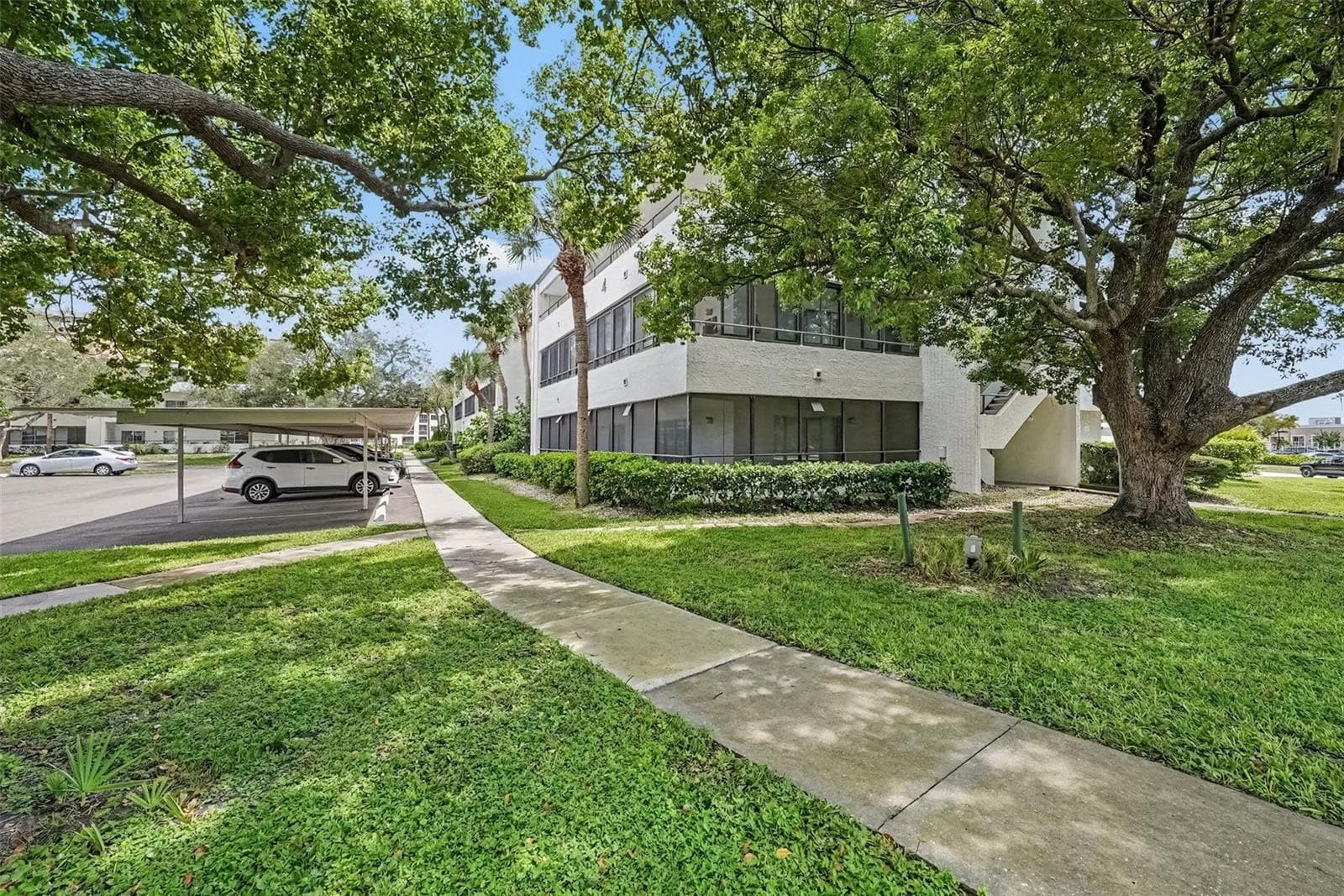 2585 COUNTRYSIDE BLVD #4108