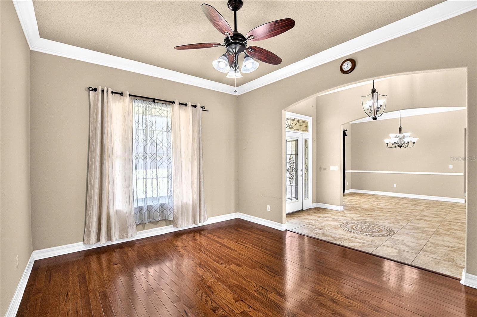 LIVING ROOM - 13975 MCINTOSH RD, THONOTOSASSA