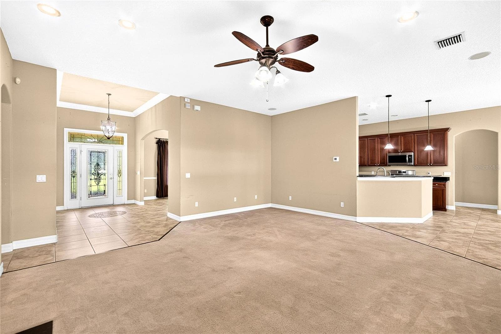 FAMILY ROOM - 13975 MCINTOSH RD, THONOTOSASSA