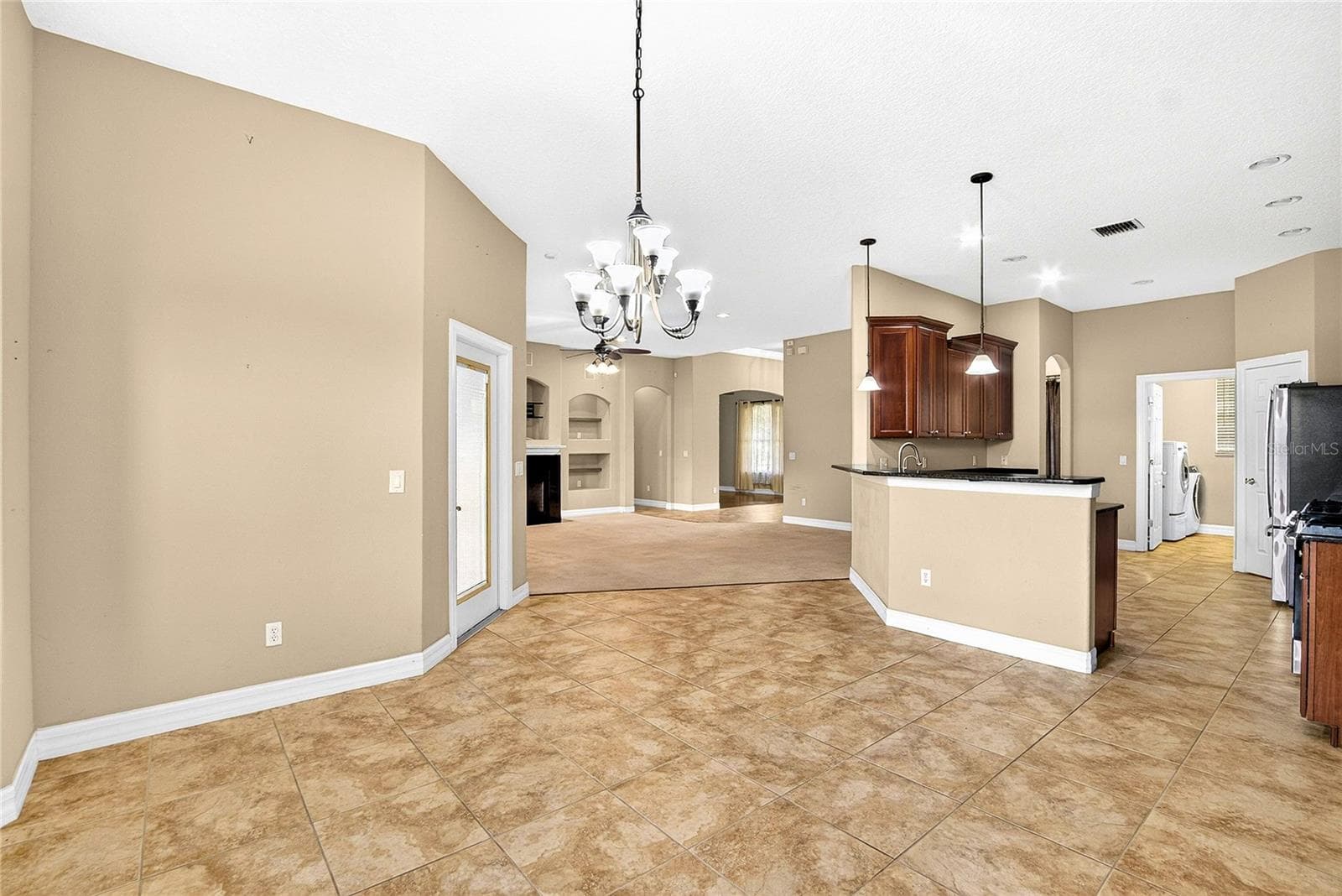 DINETTE AND BAR COUNTER - 13975 MCINTOSH RD, THONOTOSASSA