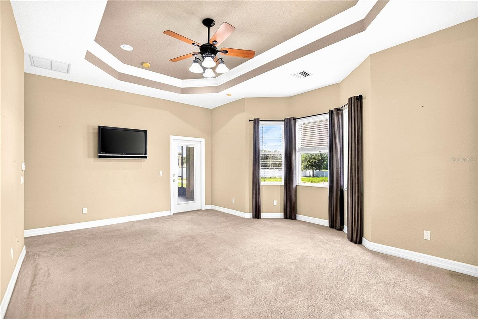 PRIMARY BEDROOM - 13975 MCINTOSH RD, THONOTOSASSA