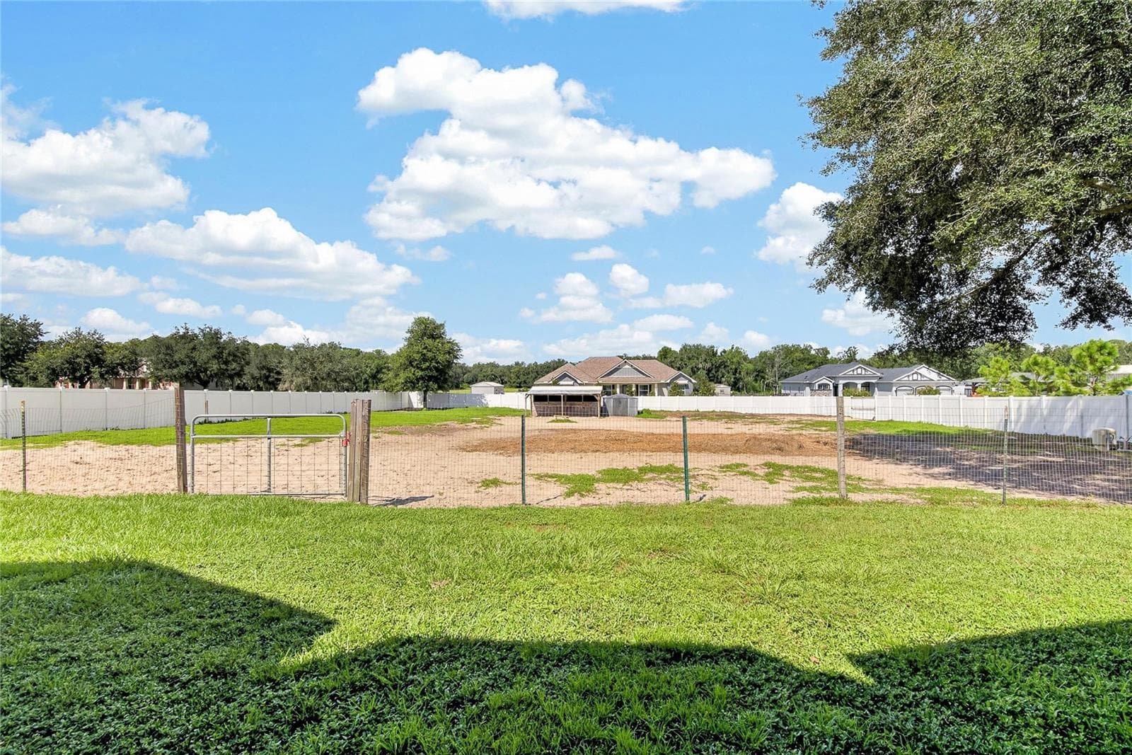 PASTURE AREA AND 2 STALL STABLE - 13975 MCINTOSH RD, THONOTOSASSA