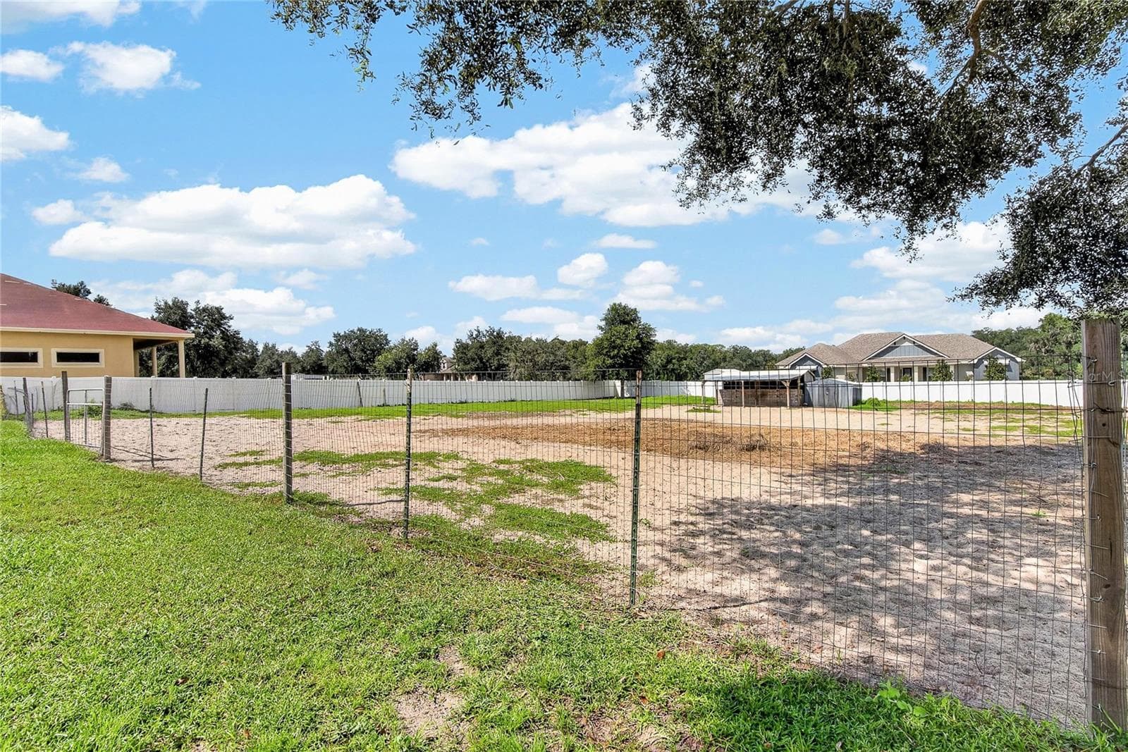 PASTURE AREA AND 2 STALL STABLE - 13975 MCINTOSH RD, THONOTOSASSA