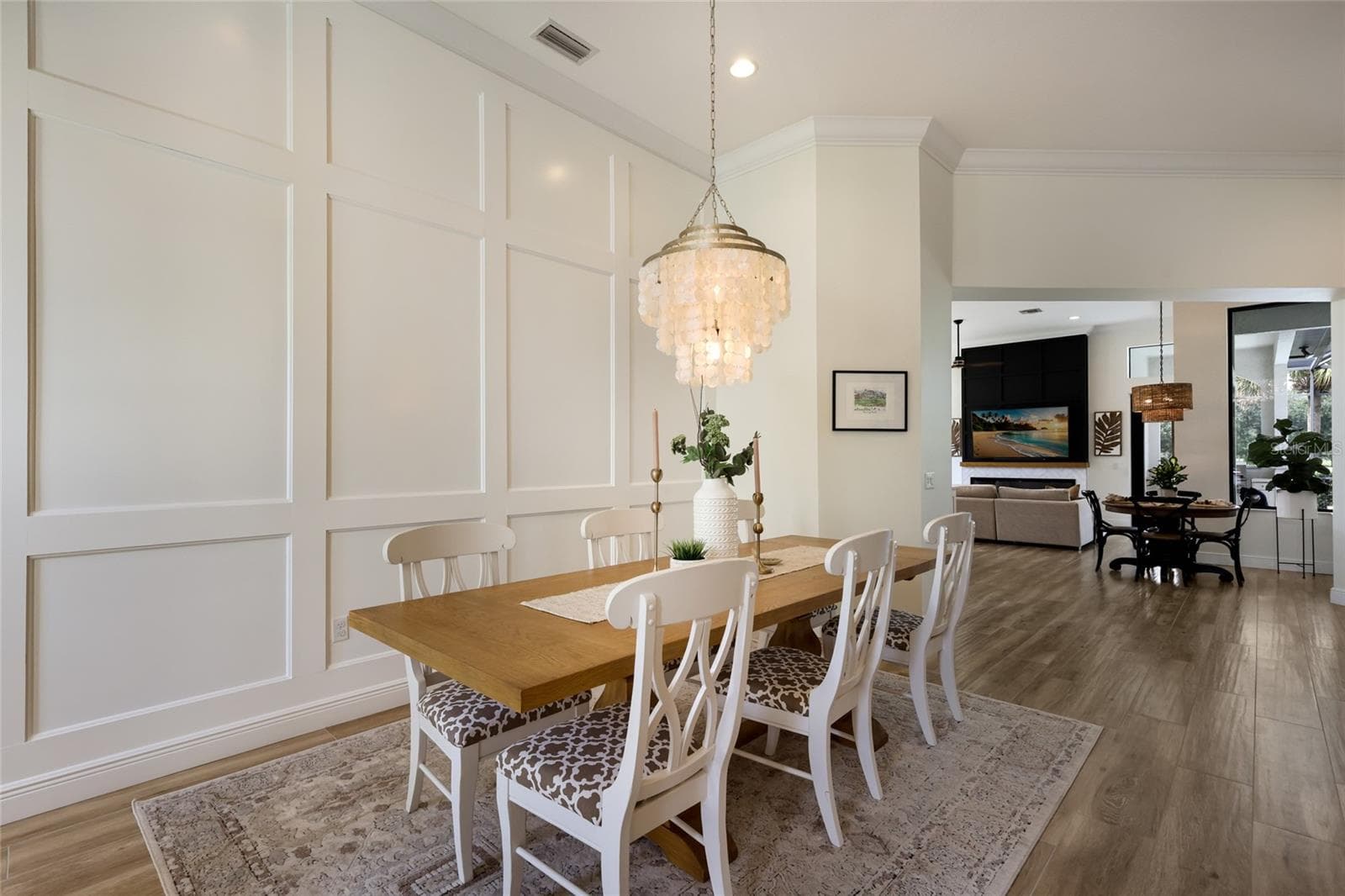 Custom wall detail in dining room - 13994 SIENA LOOP, LAKEWOOD RANCH