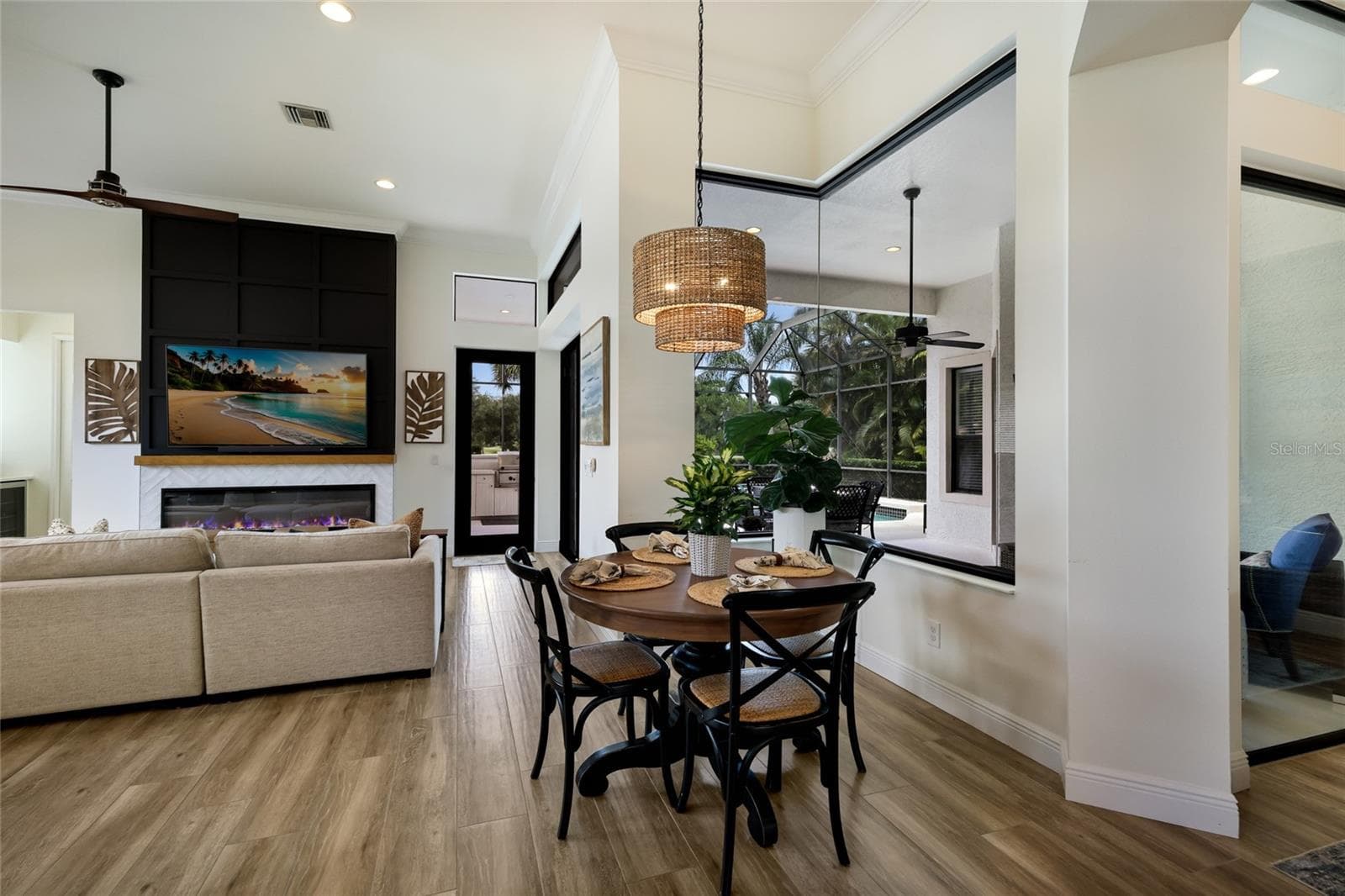 Aquarium windows at dinette - 13994 SIENA LOOP, LAKEWOOD RANCH