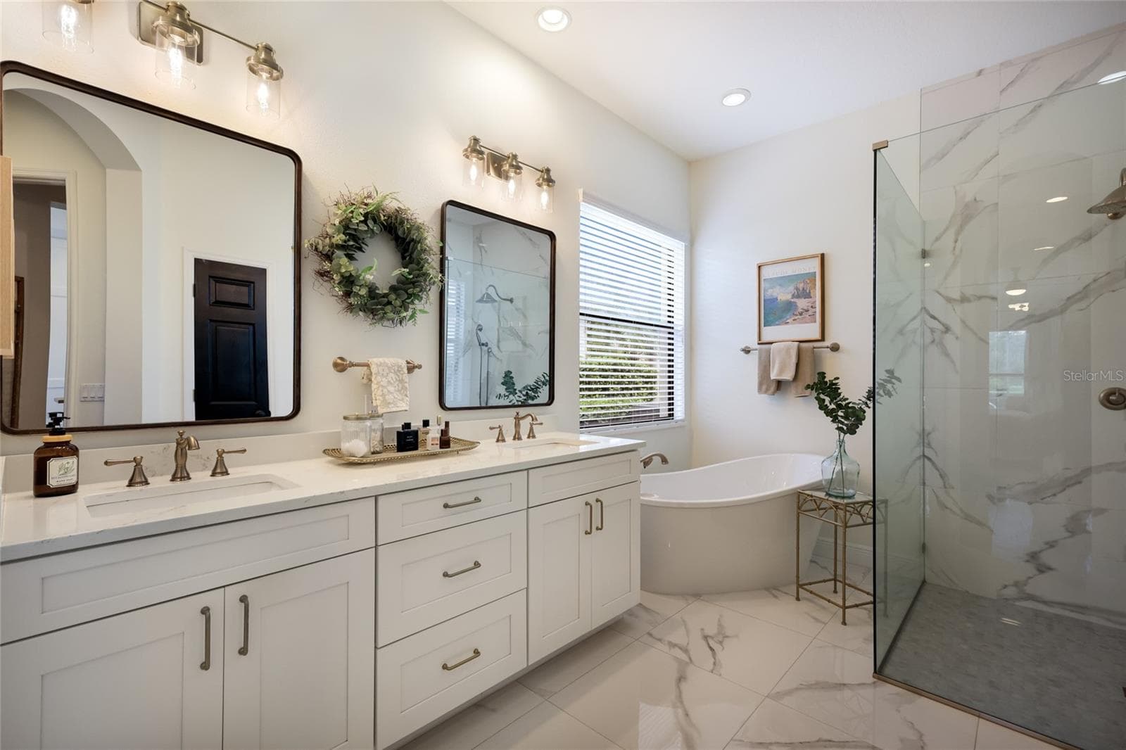 Single Family Residence at 13994 SIENA LOOP, LAKEWOOD RANCH, photo 32 of 74