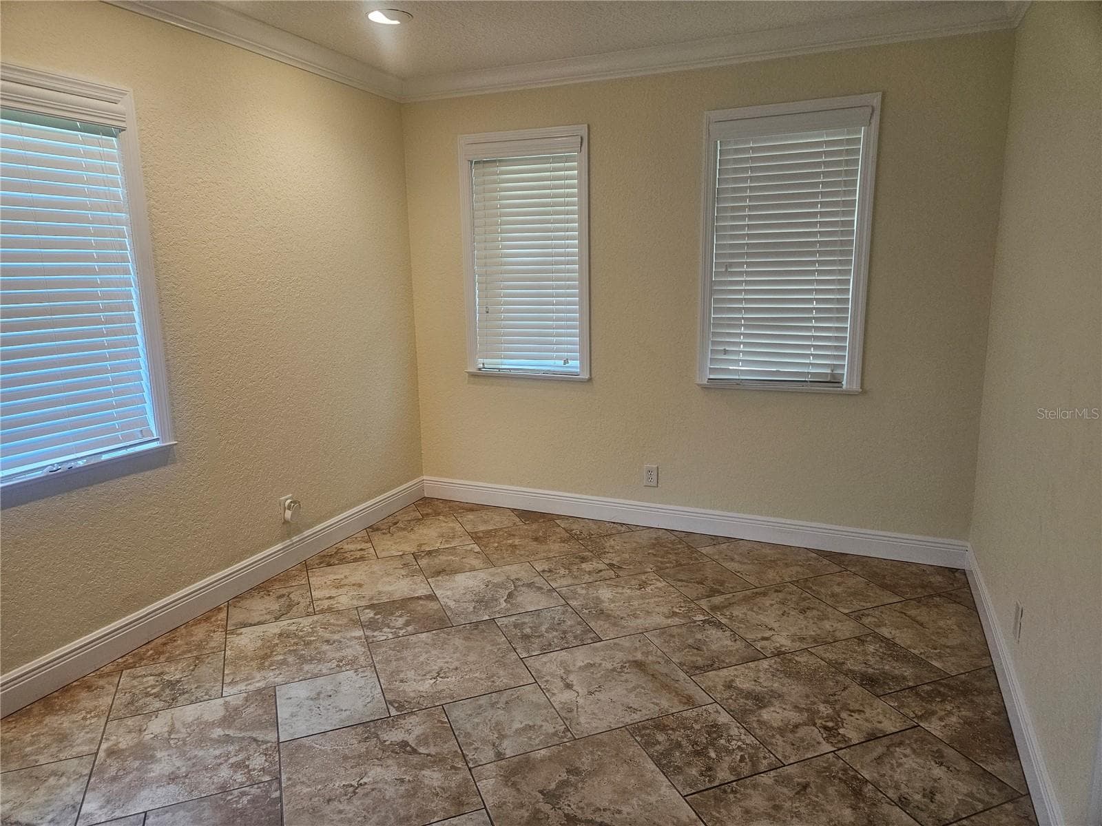 Bonus Rm - 5421 SE 18TH LN, OCALA