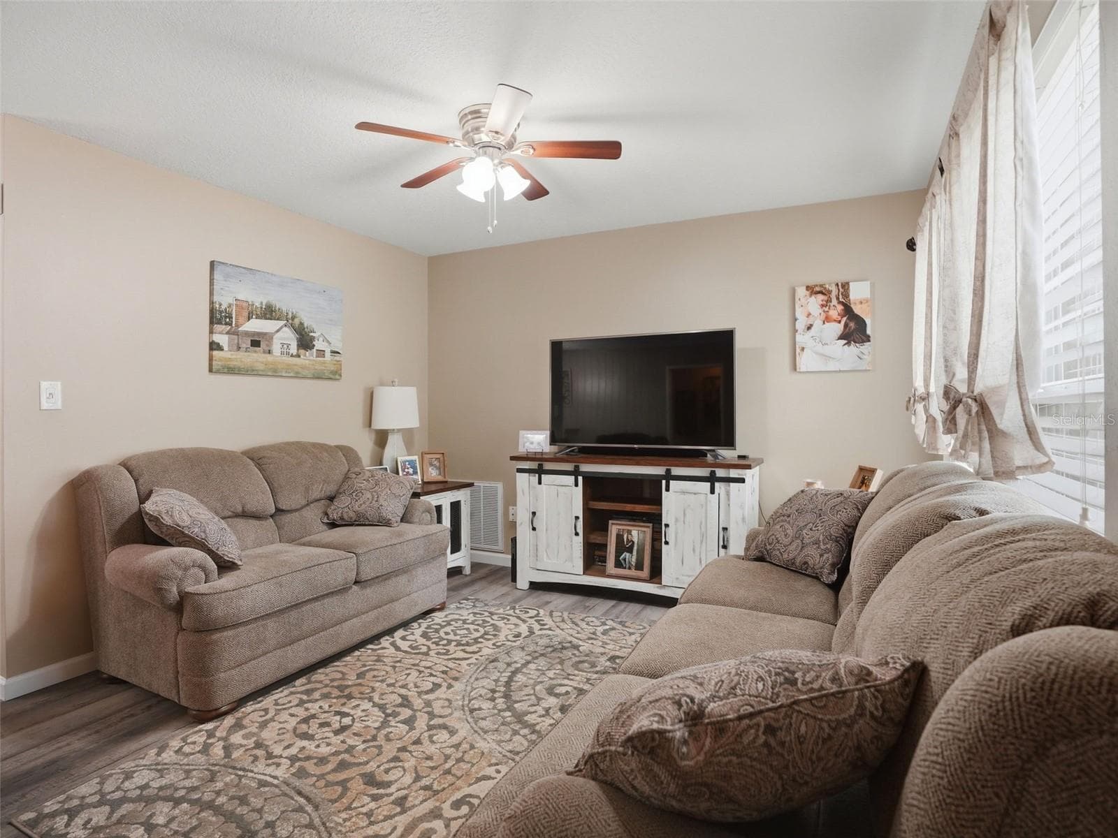 Single Family Residence at 9122 DUPONT AVE, SPRING HILL, photo 6 of 56