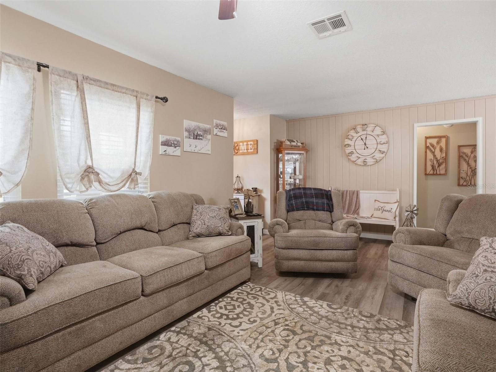 Single Family Residence at 9122 DUPONT AVE, SPRING HILL, photo 7 of 56