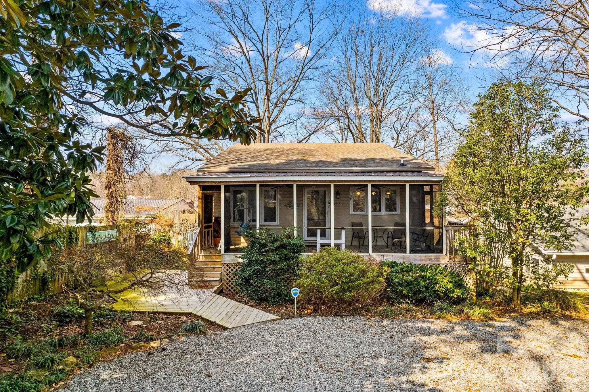 Single Family Residence at 1331 Hickory Point Drive, Lexington, photo 2 of 48
