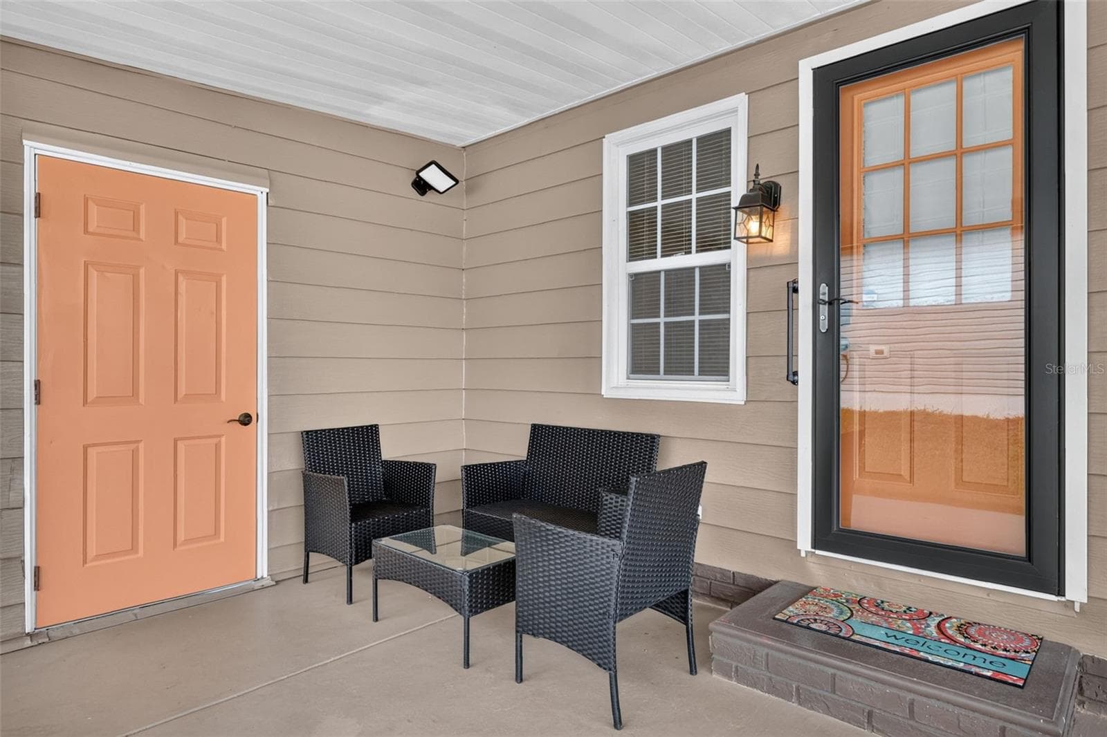 Manufactured Home at 1541 DORAL CIR, THE VILLAGES, photo 4 of 31