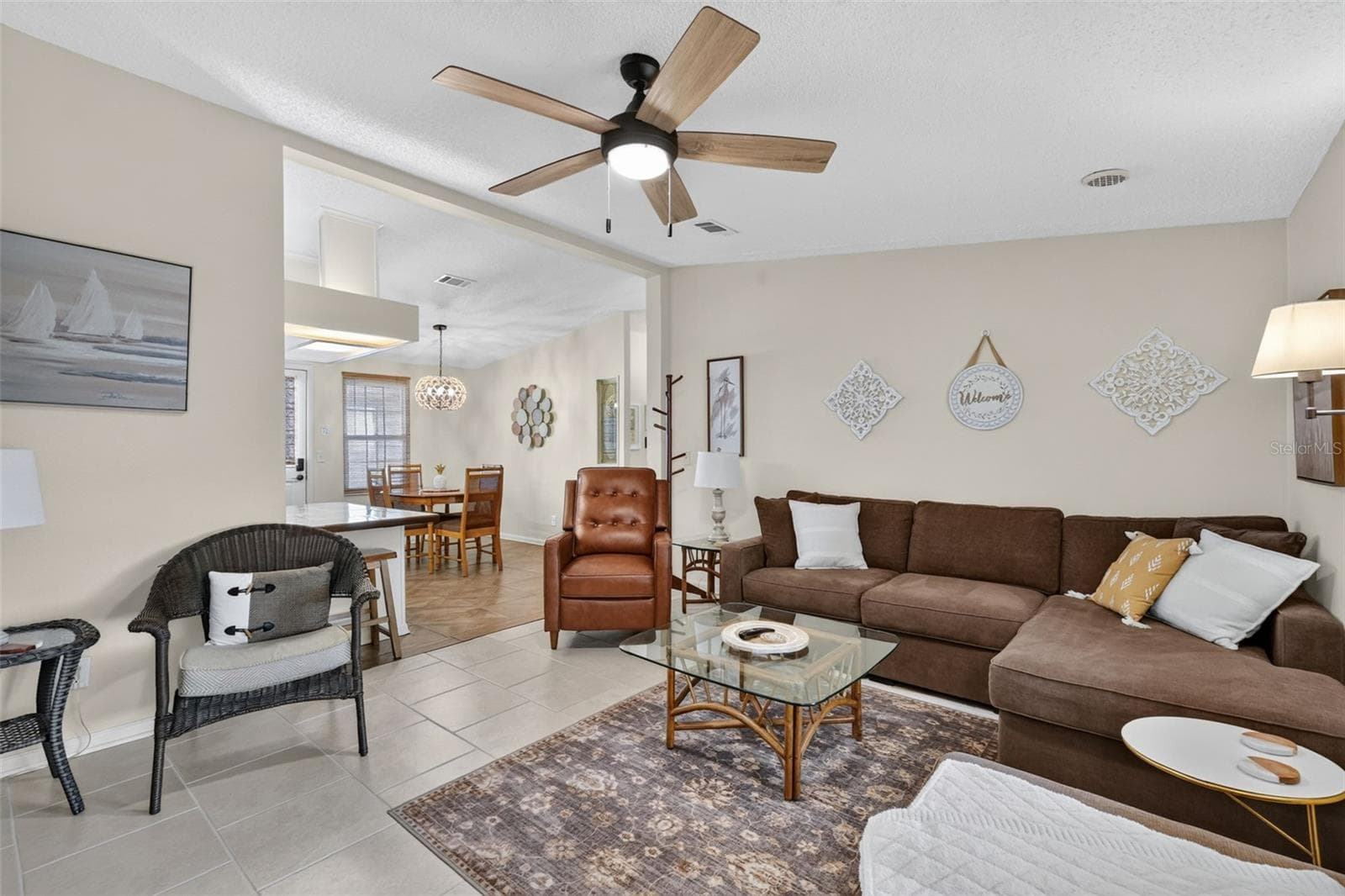 Manufactured Home at 1541 DORAL CIR, THE VILLAGES, photo 12 of 31