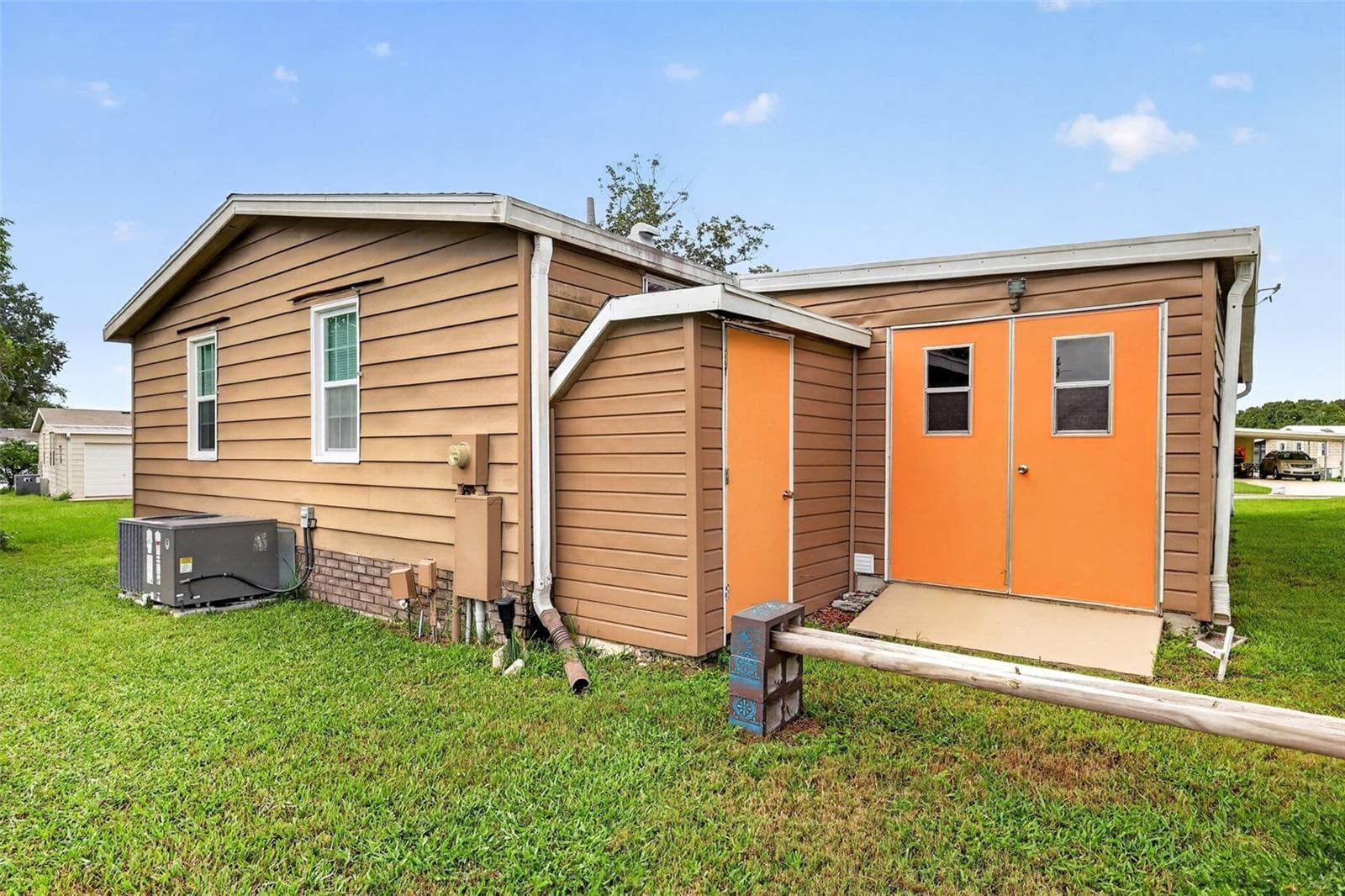 Manufactured Home at 1541 DORAL CIR, THE VILLAGES, photo 28 of 31