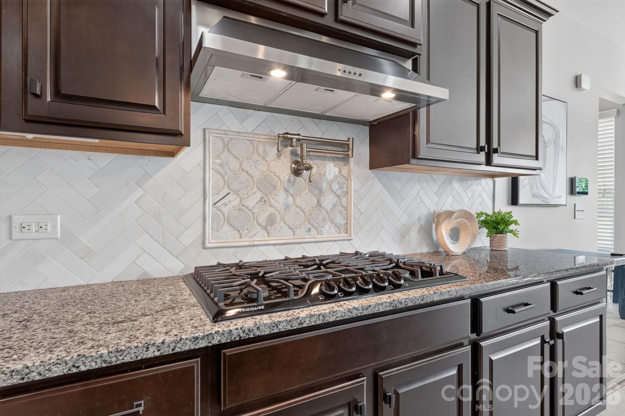 Single Family Residence at 15110 Brannock Hills Drive, Charlotte, photo 5 of 48