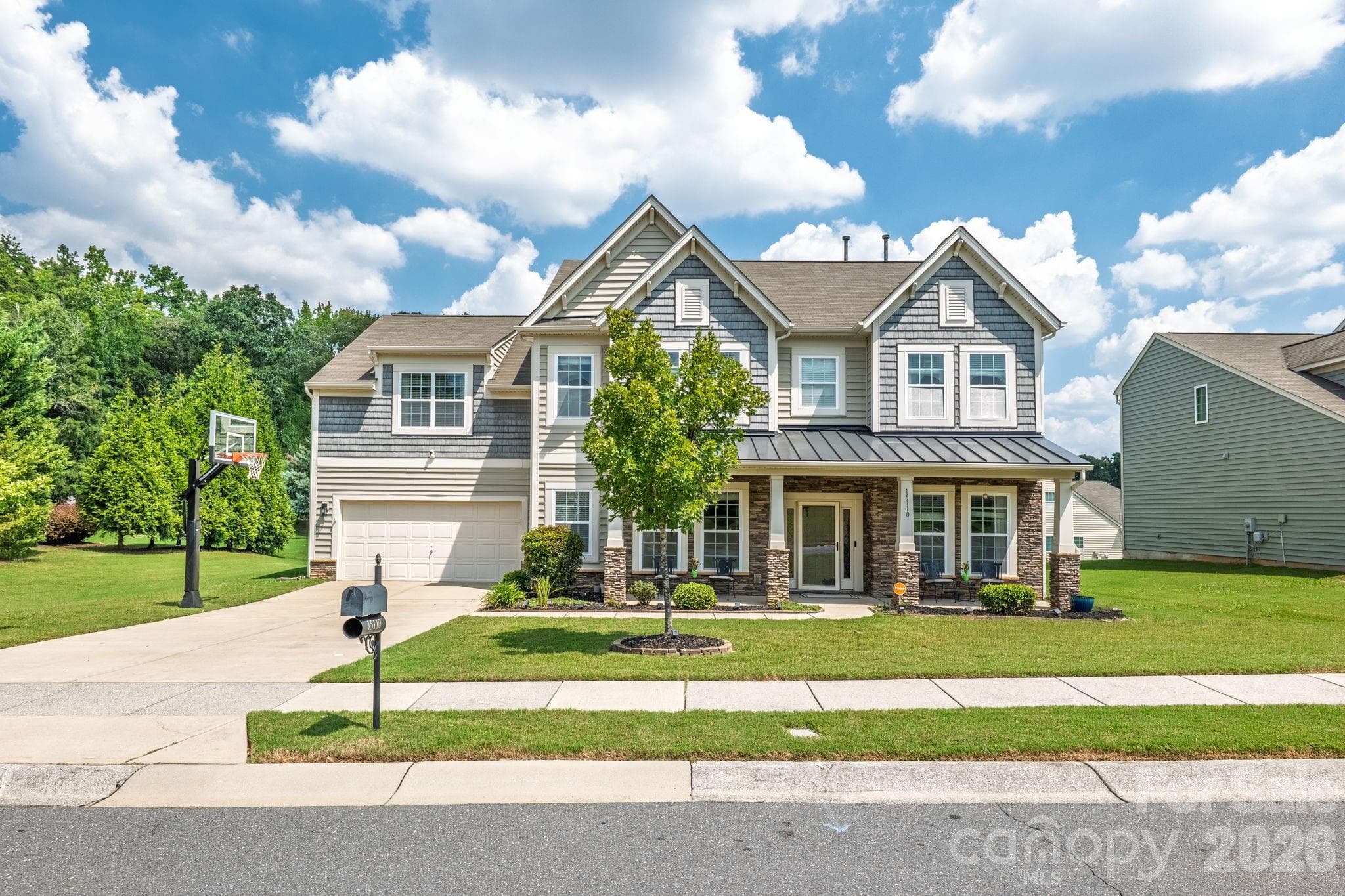 Single Family Residence at 15110 Brannock Hills Drive, Charlotte, photo 8 of 48