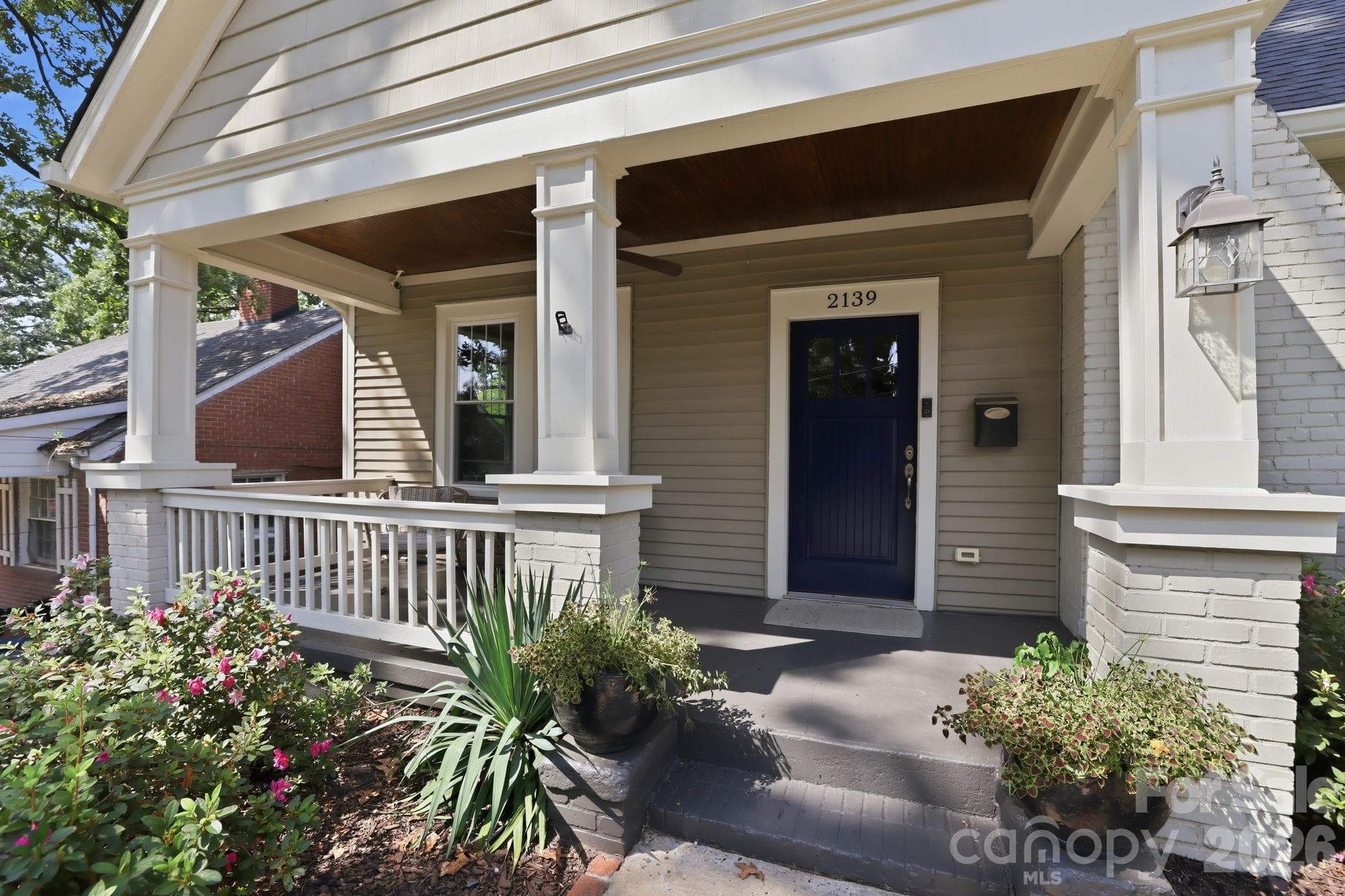 Single Family Residence at 2139 Wilmore Drive, Charlotte, photo 2 of 18