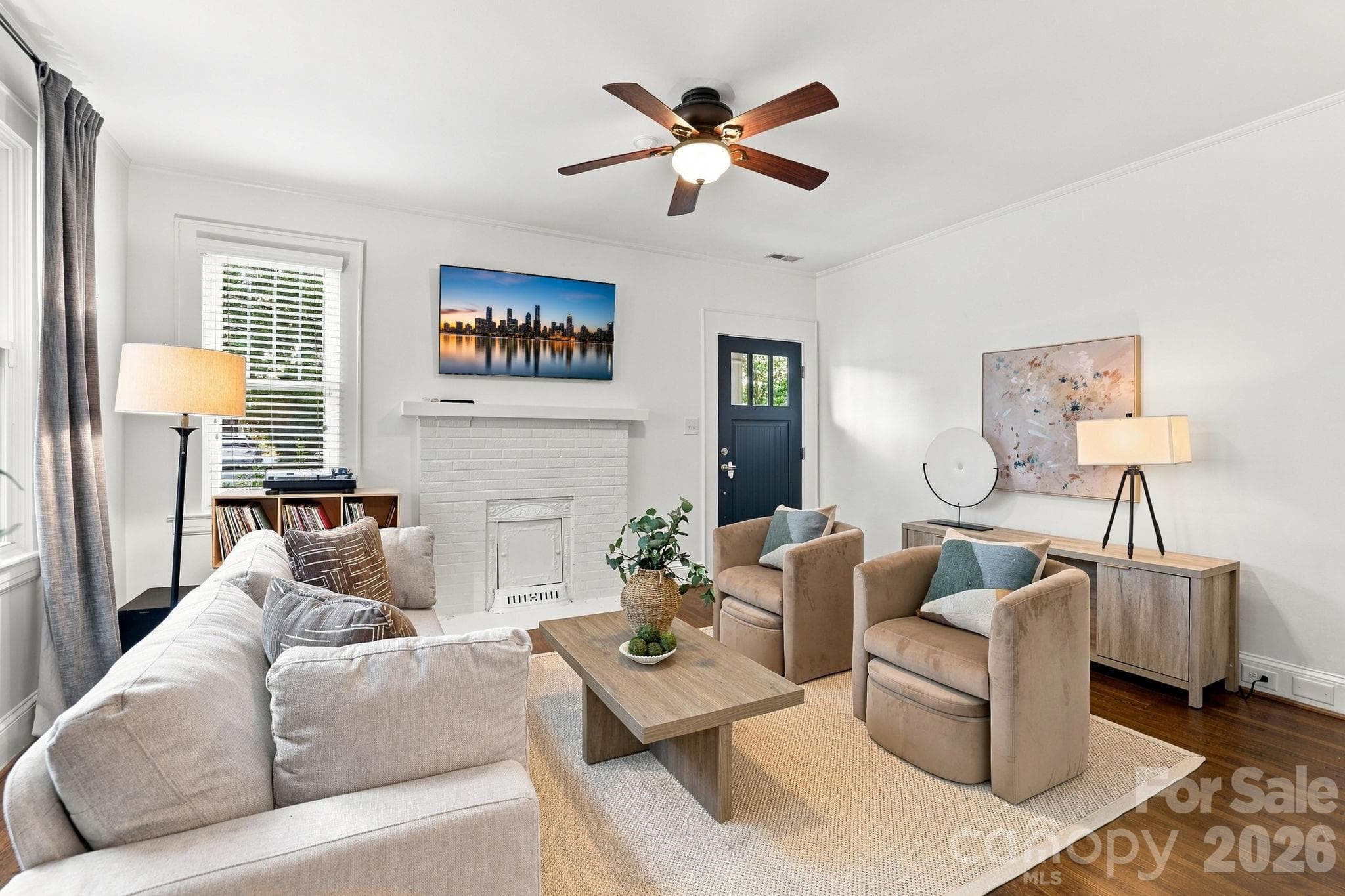 Single Family Residence at 2139 Wilmore Drive, Charlotte, photo 3 of 18