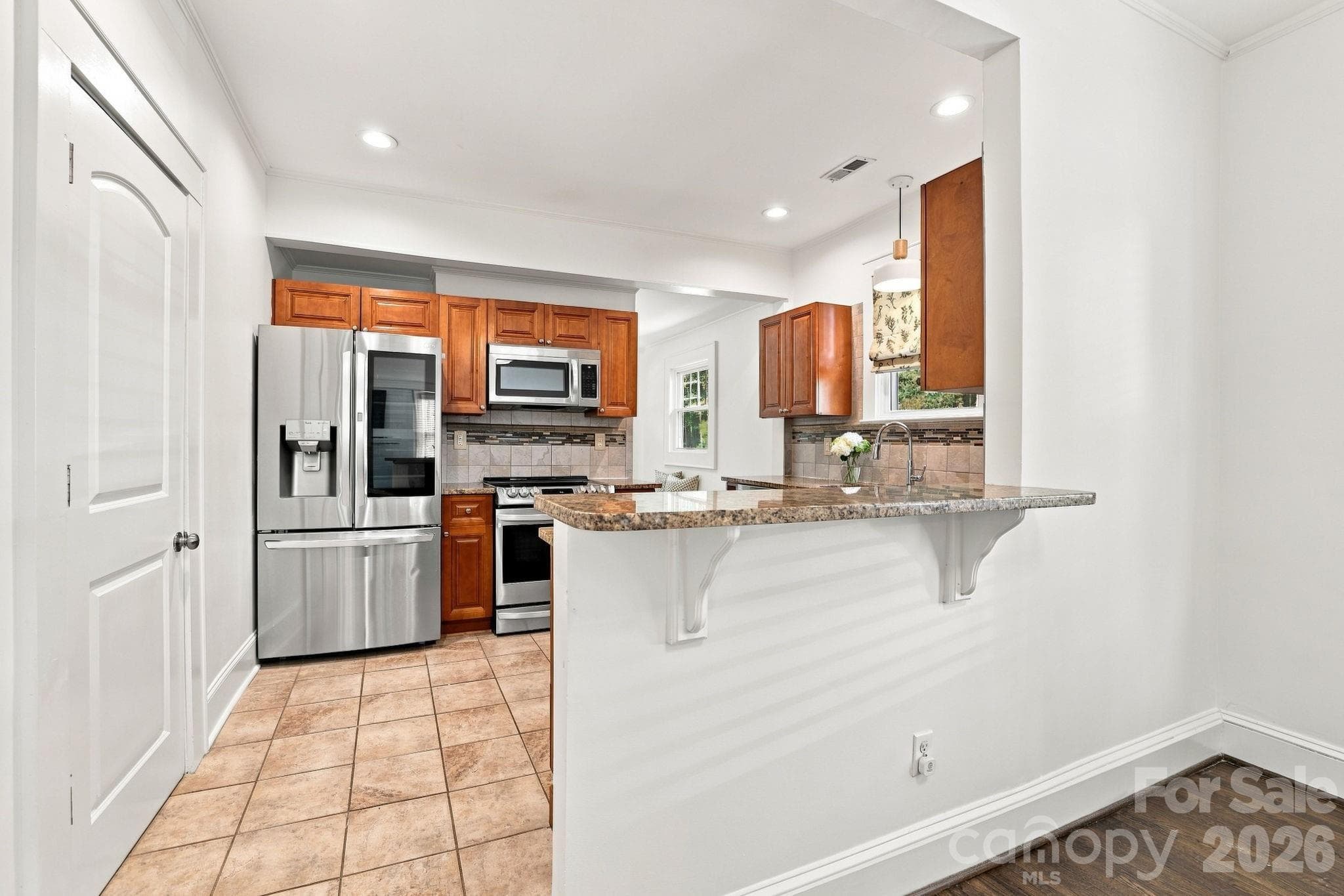 Single Family Residence at 2139 Wilmore Drive, Charlotte, photo 5 of 18