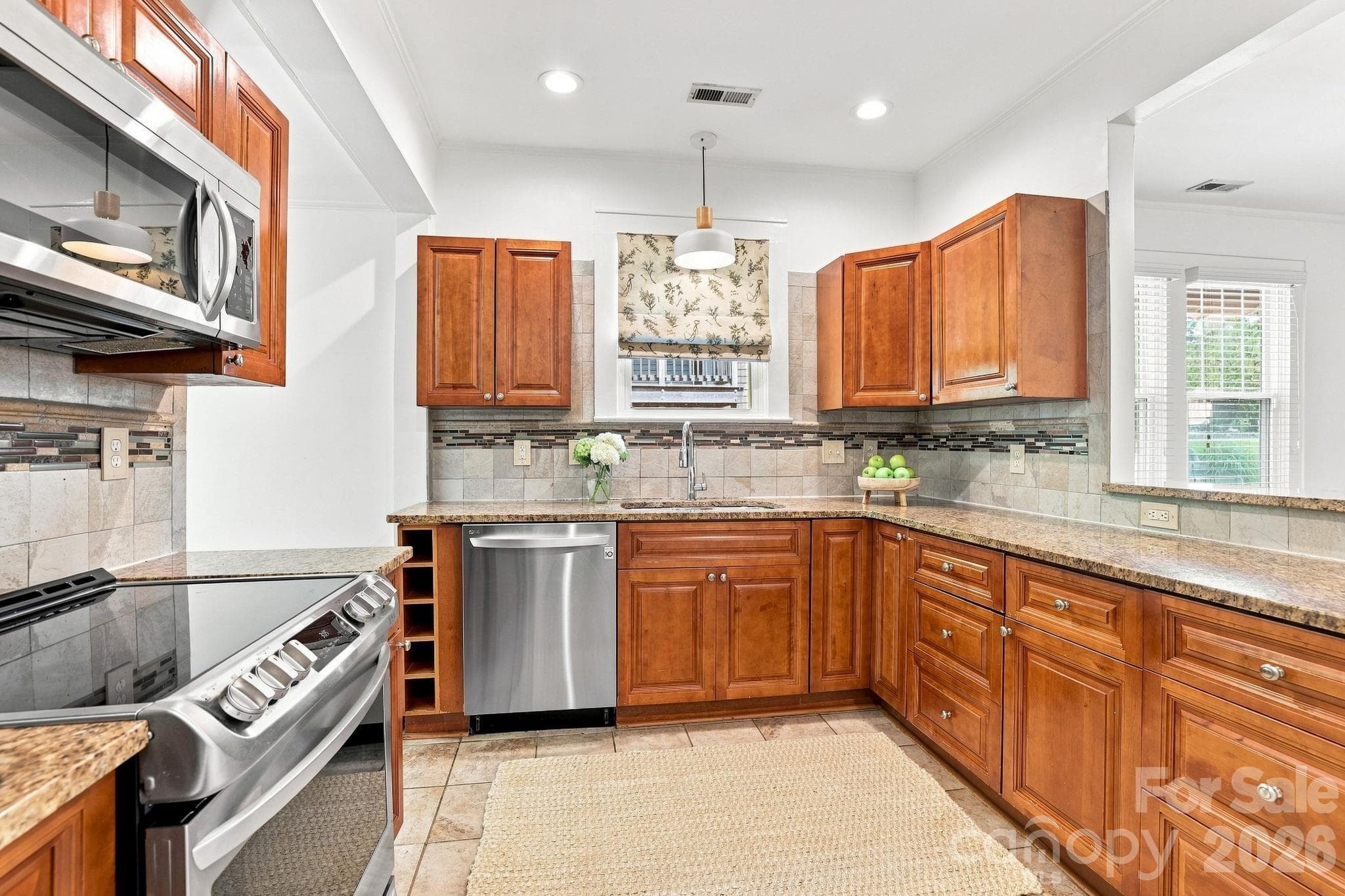Single Family Residence at 2139 Wilmore Drive, Charlotte, photo 6 of 18