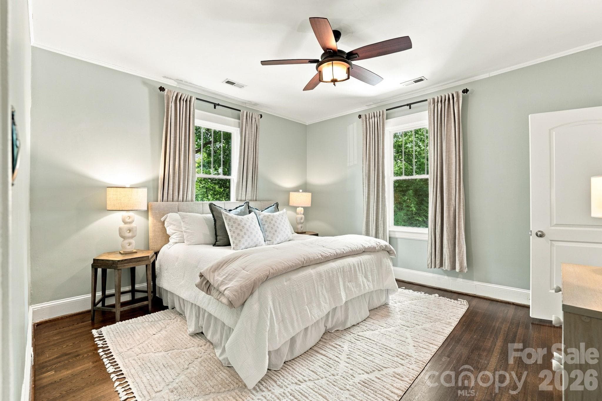 Single Family Residence at 2139 Wilmore Drive, Charlotte, photo 9 of 18