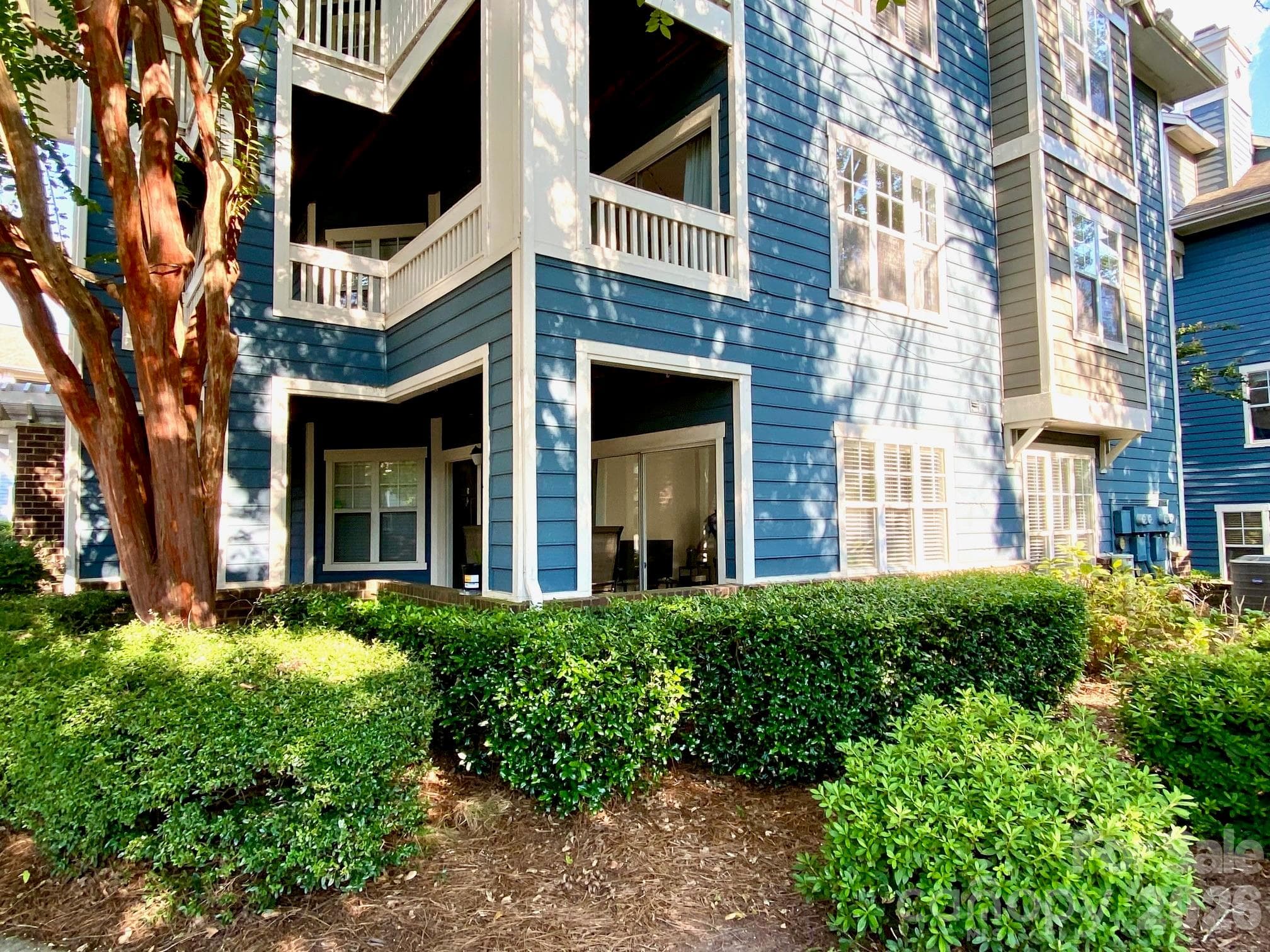 Convenient 1st Floor Unit - 417 Olmsted Park Place, Charlotte