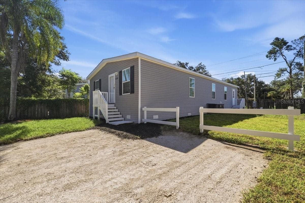 Manufactured Home at 39148 ORIENT AVE, ZEPHYRHILLS, photo 9 of 46