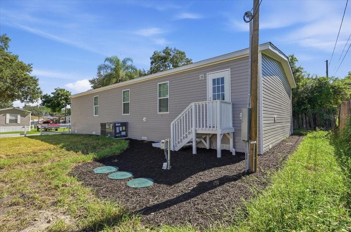Manufactured Home at 39148 ORIENT AVE, ZEPHYRHILLS, photo 10 of 46
