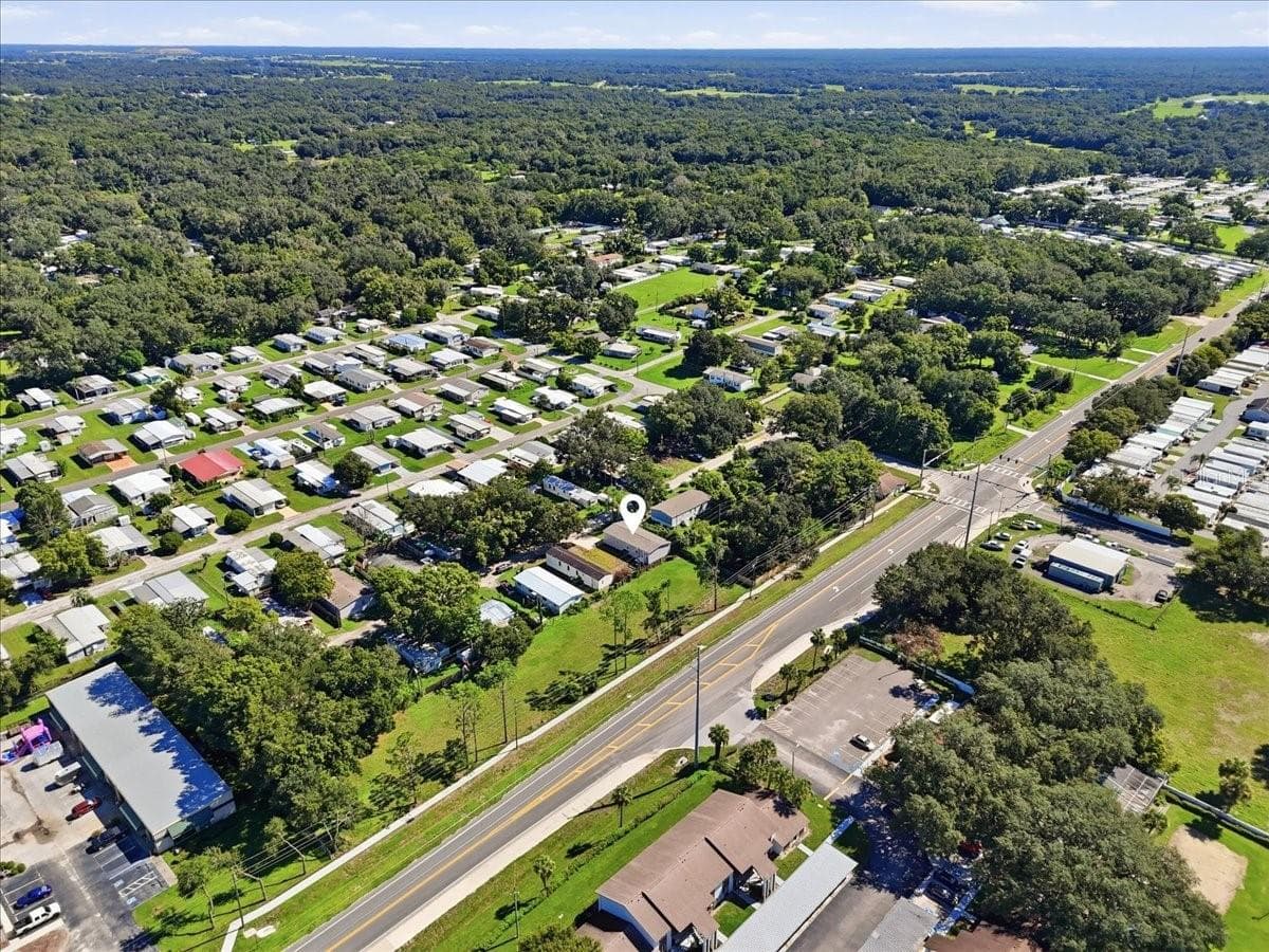 Manufactured Home at 39148 ORIENT AVE, ZEPHYRHILLS, photo 12 of 46