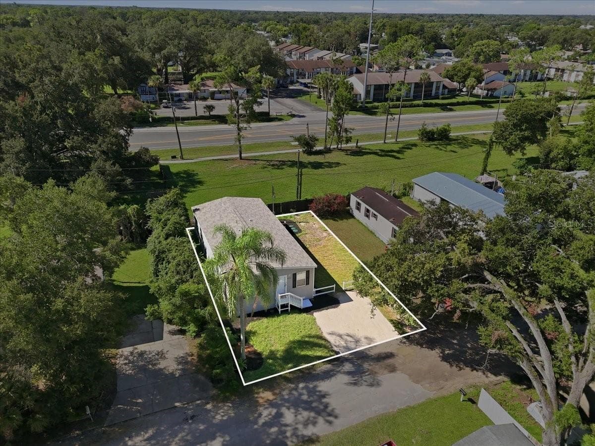 Manufactured Home at 39148 ORIENT AVE, ZEPHYRHILLS, photo 13 of 46