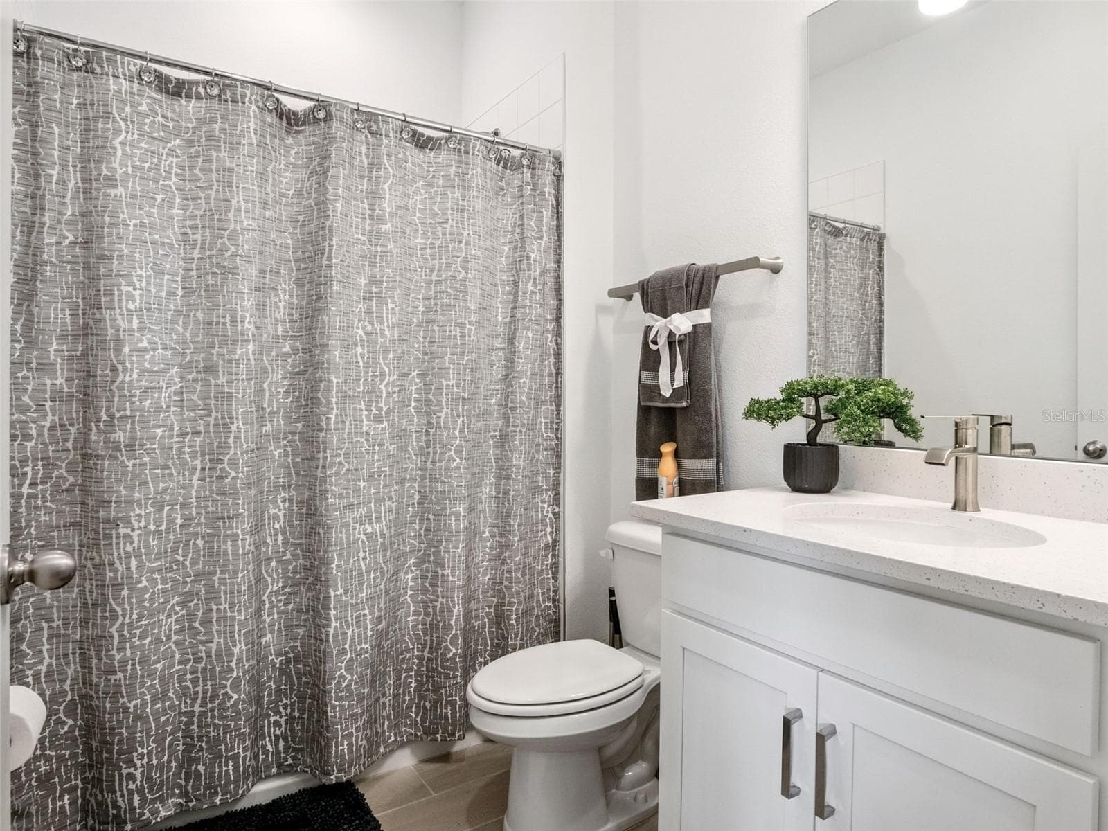 3nd bath - 591 VIA BELLA CT, HOWEY IN THE HILLS