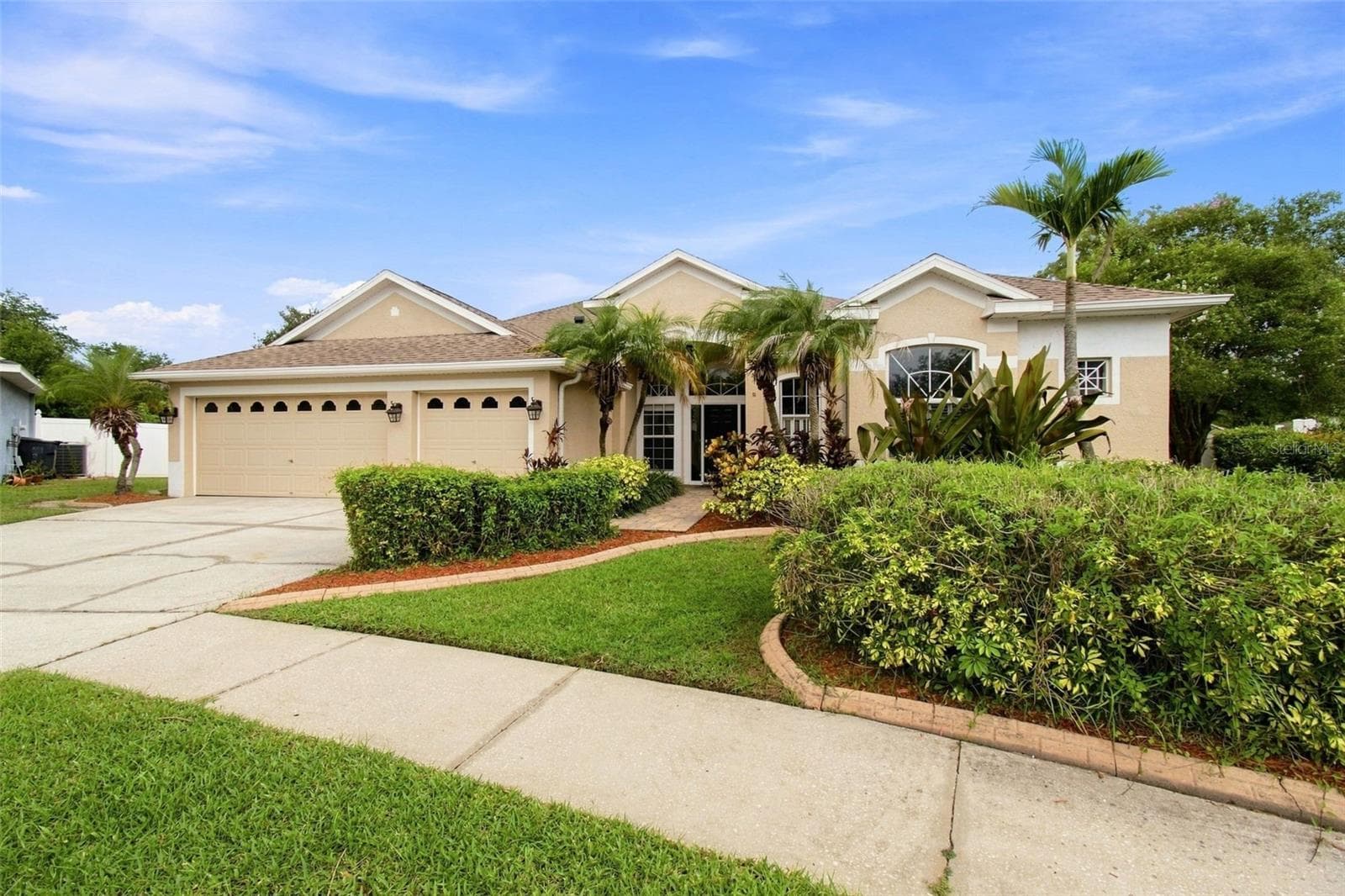 Single Family Residence at 9905 BRANFORD CT, RIVERVIEW, photo 2 of 94