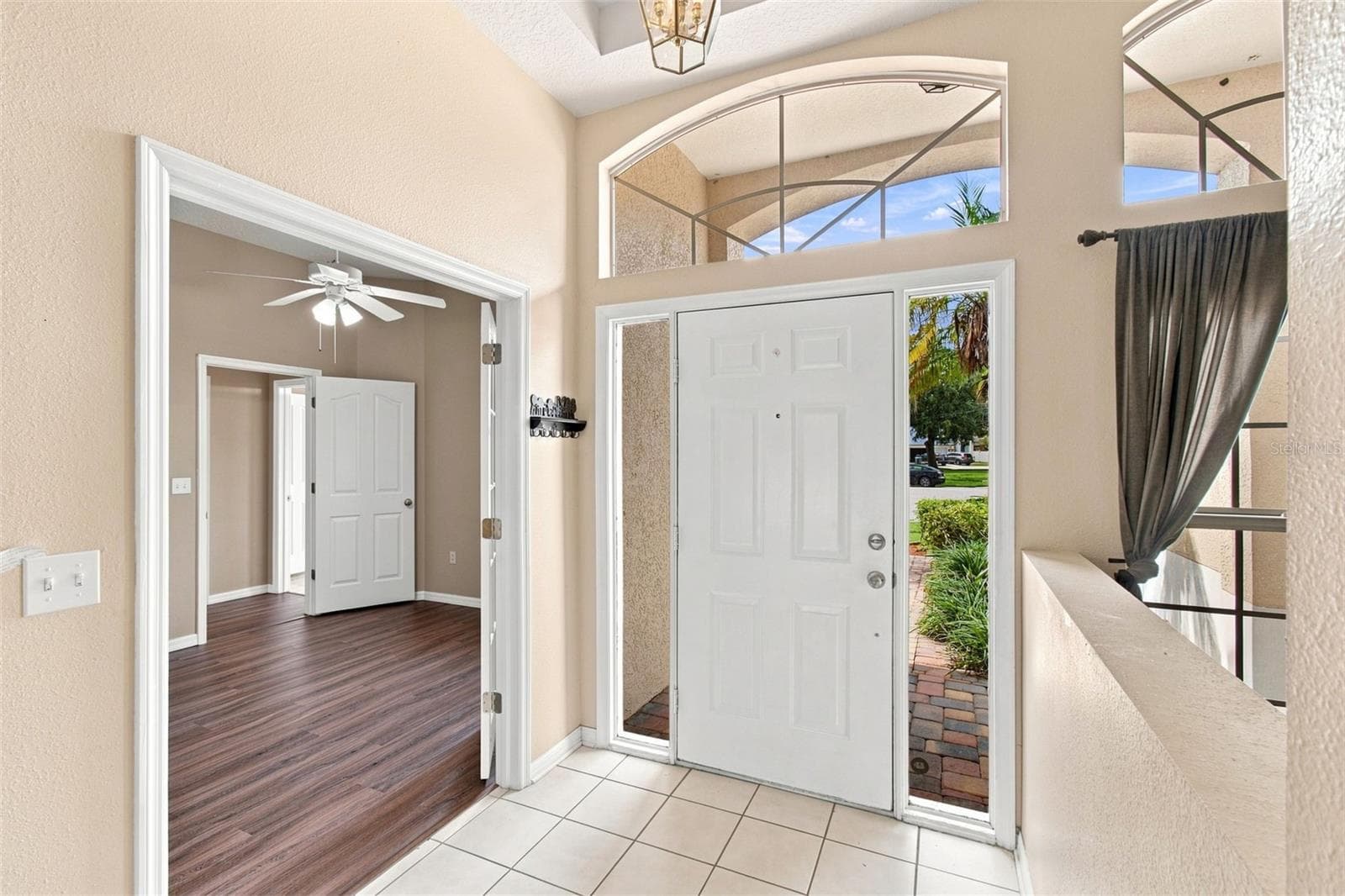 Single Family Residence at 9905 BRANFORD CT, RIVERVIEW, photo 7 of 94