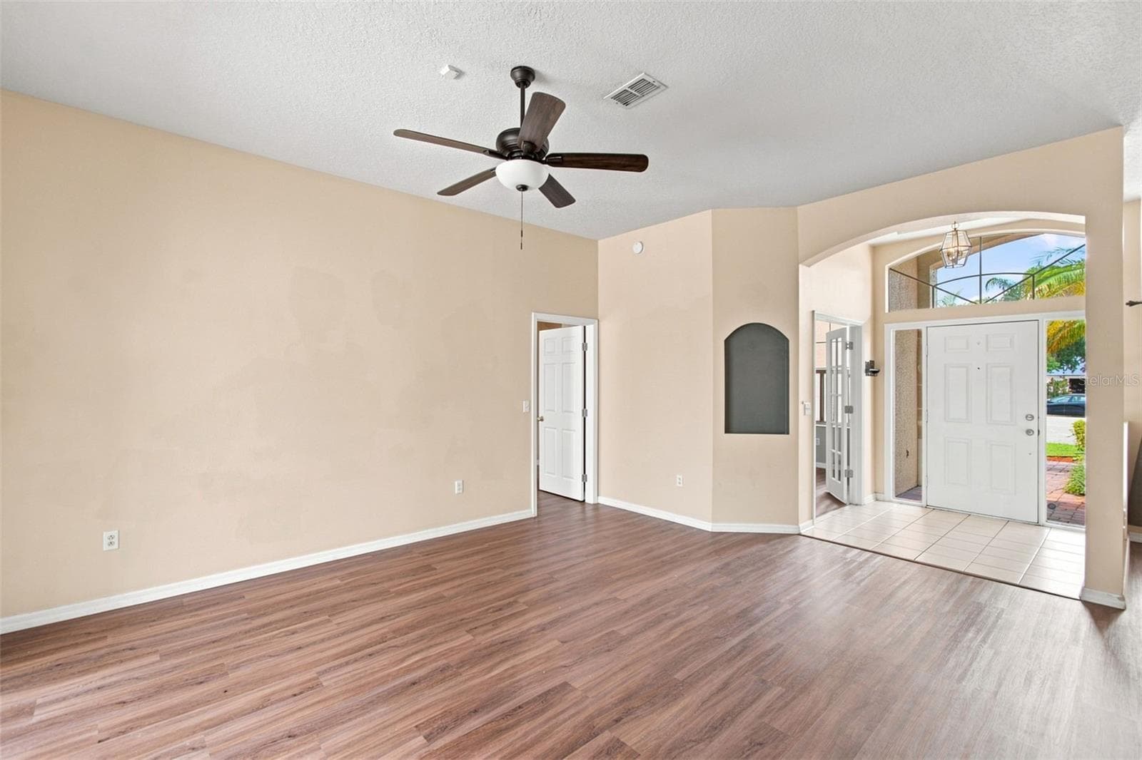 Single Family Residence at 9905 BRANFORD CT, RIVERVIEW, photo 10 of 94