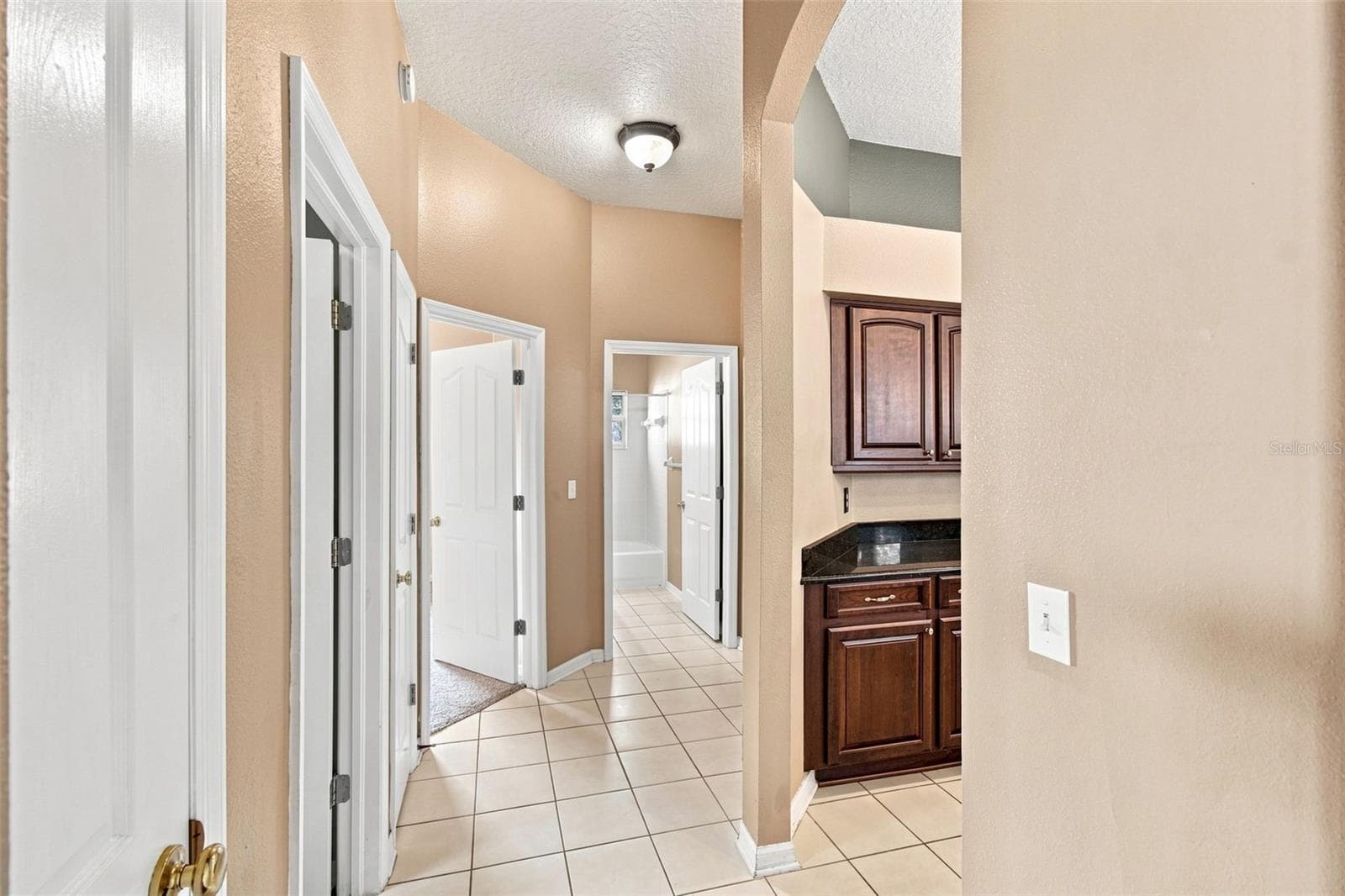 Single Family Residence at 9905 BRANFORD CT, RIVERVIEW, photo 15 of 94