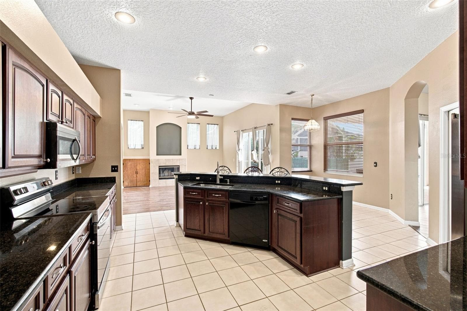 Single Family Residence at 9905 BRANFORD CT, RIVERVIEW, photo 16 of 94