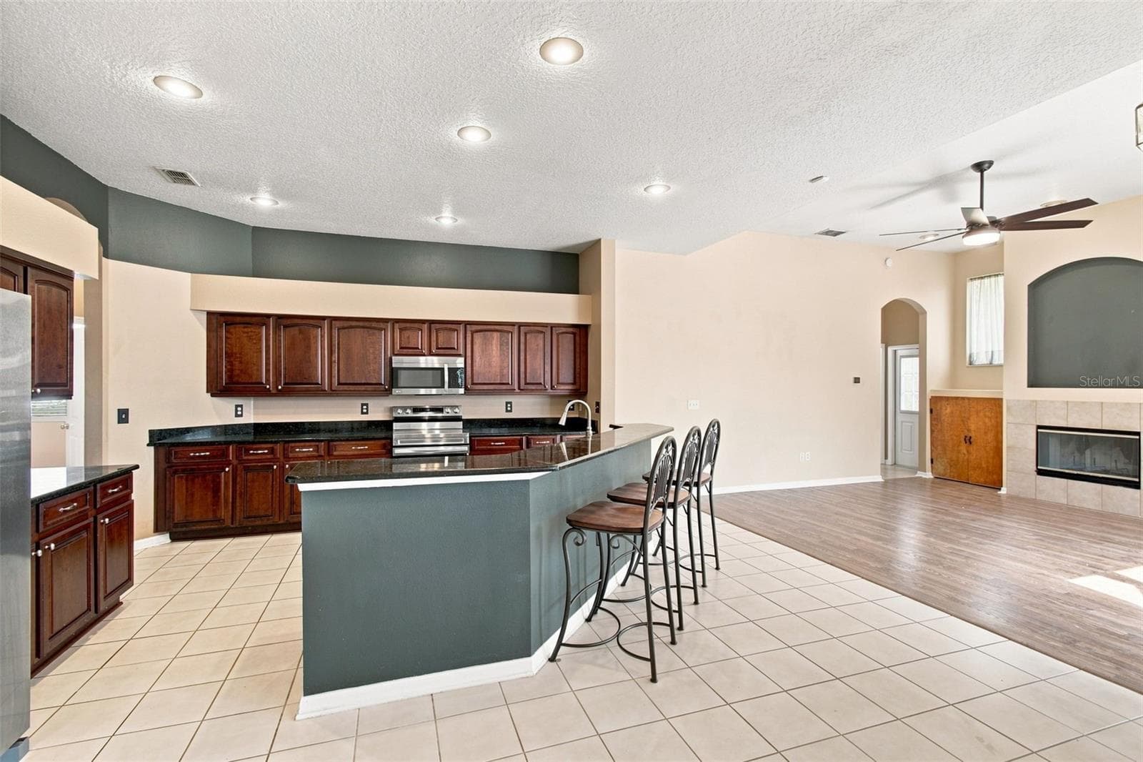 Single Family Residence at 9905 BRANFORD CT, RIVERVIEW, photo 17 of 94