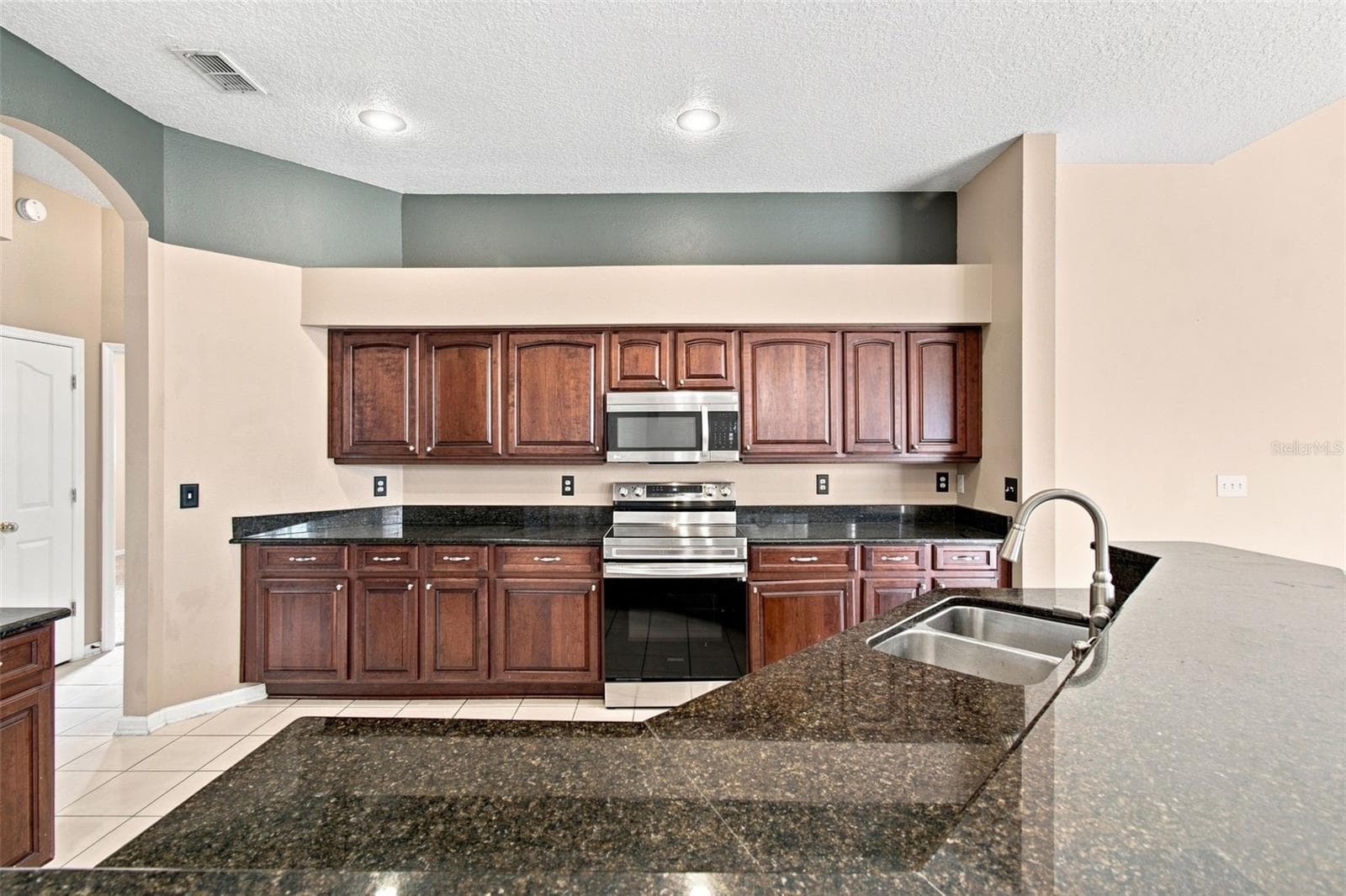 Single Family Residence at 9905 BRANFORD CT, RIVERVIEW, photo 19 of 94