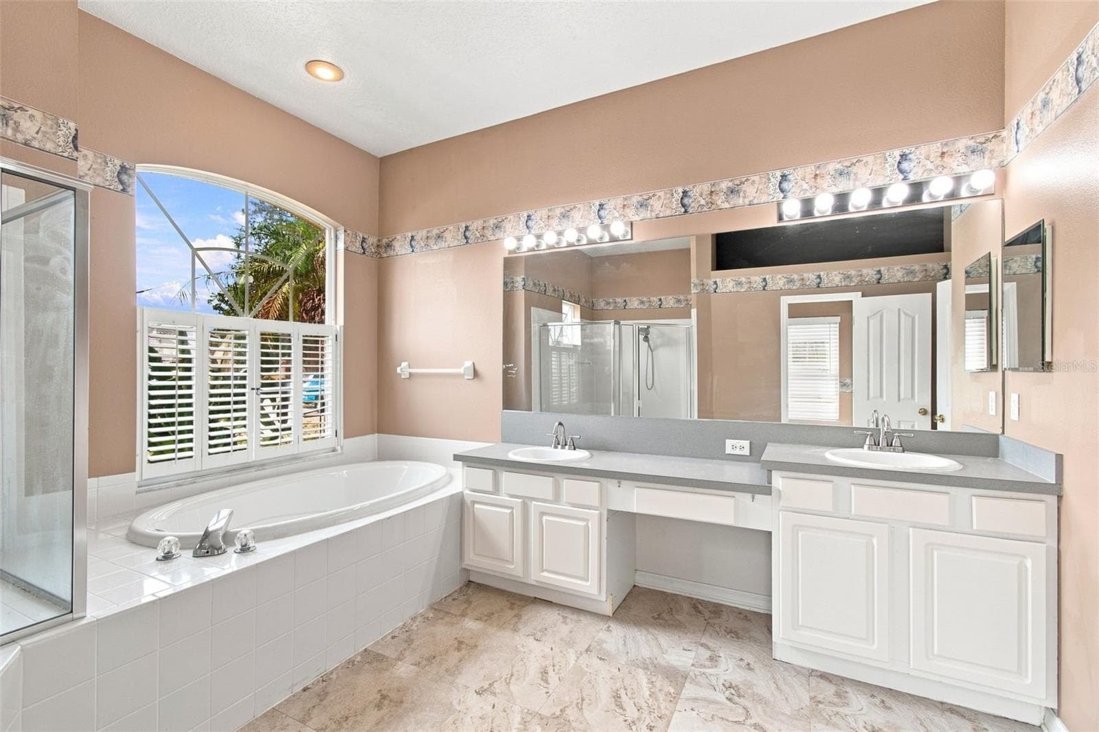 Single Family Residence at 9905 BRANFORD CT, RIVERVIEW, photo 62 of 94