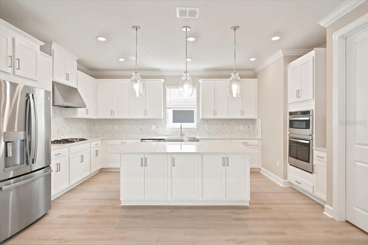 Single Family Residence at 7727 CASPIAN, PALMETTO, photo 11 of 42