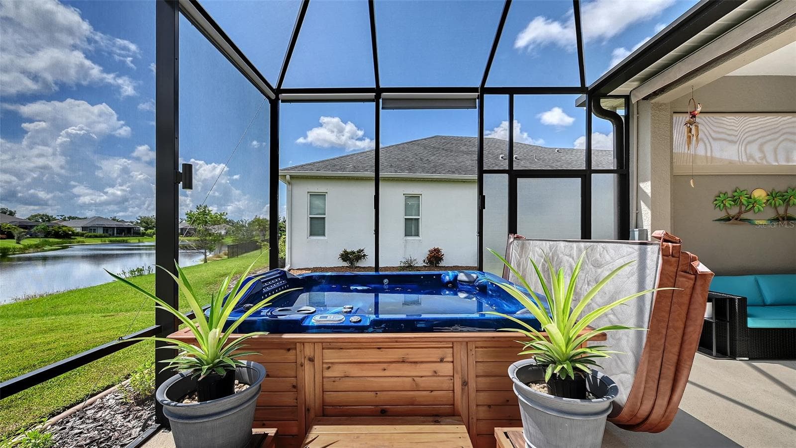 5 person spa with pond views - 13667 OLD CREEK CT, PARRISH