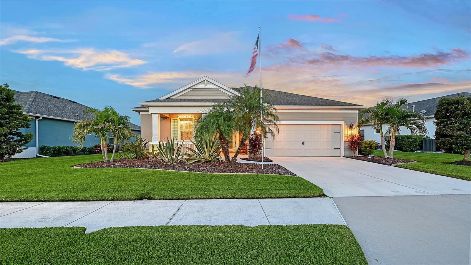Front elevation - 13667 OLD CREEK CT, PARRISH