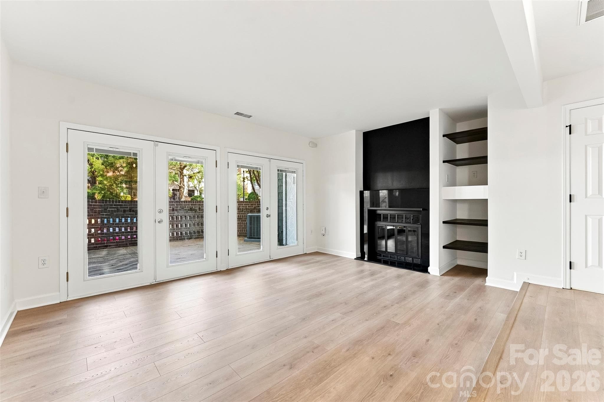 Condominium at 425 W 8th Street, Charlotte, photo 5 of 27