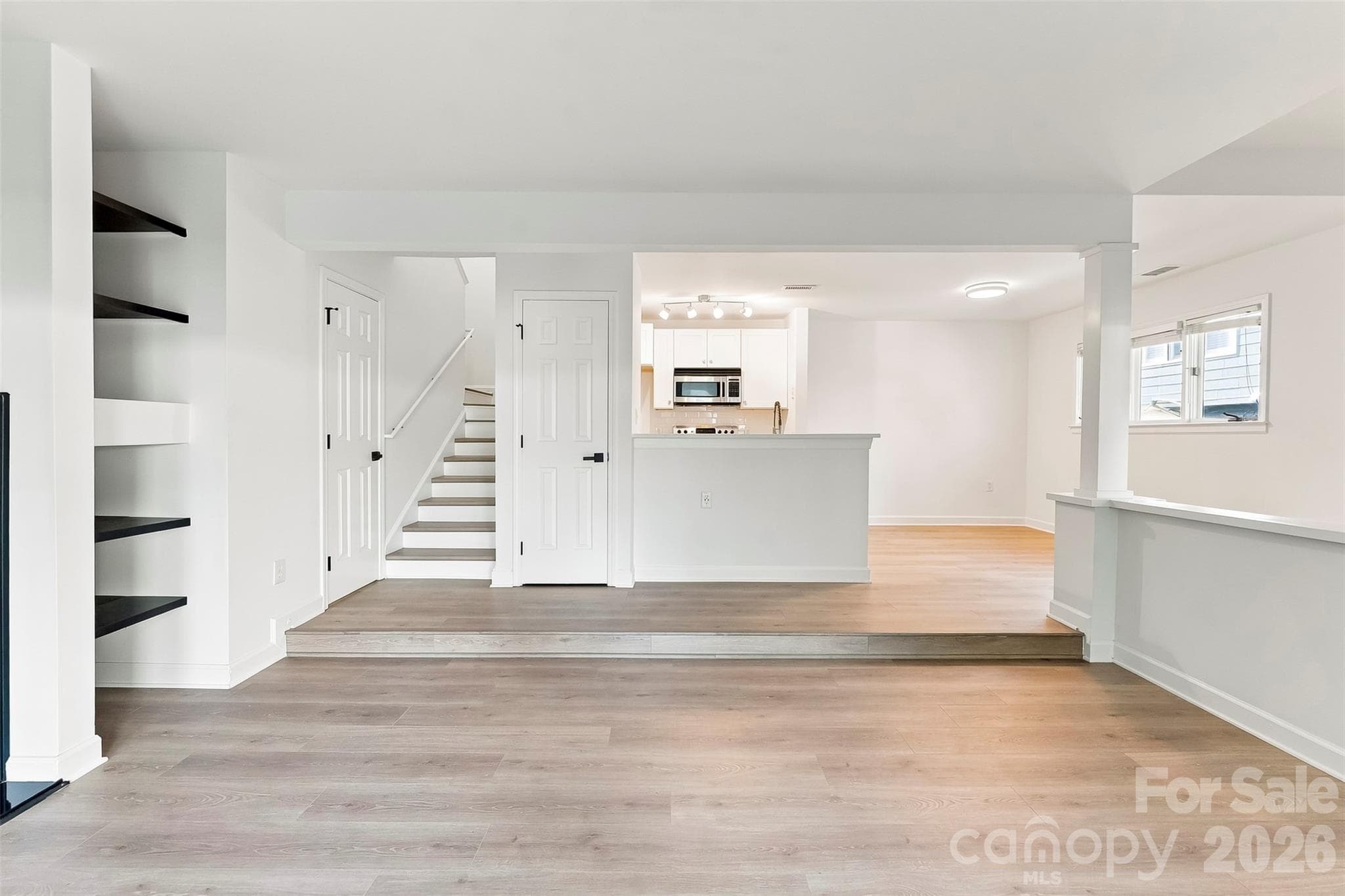 Condominium at 425 W 8th Street, Charlotte, photo 6 of 27