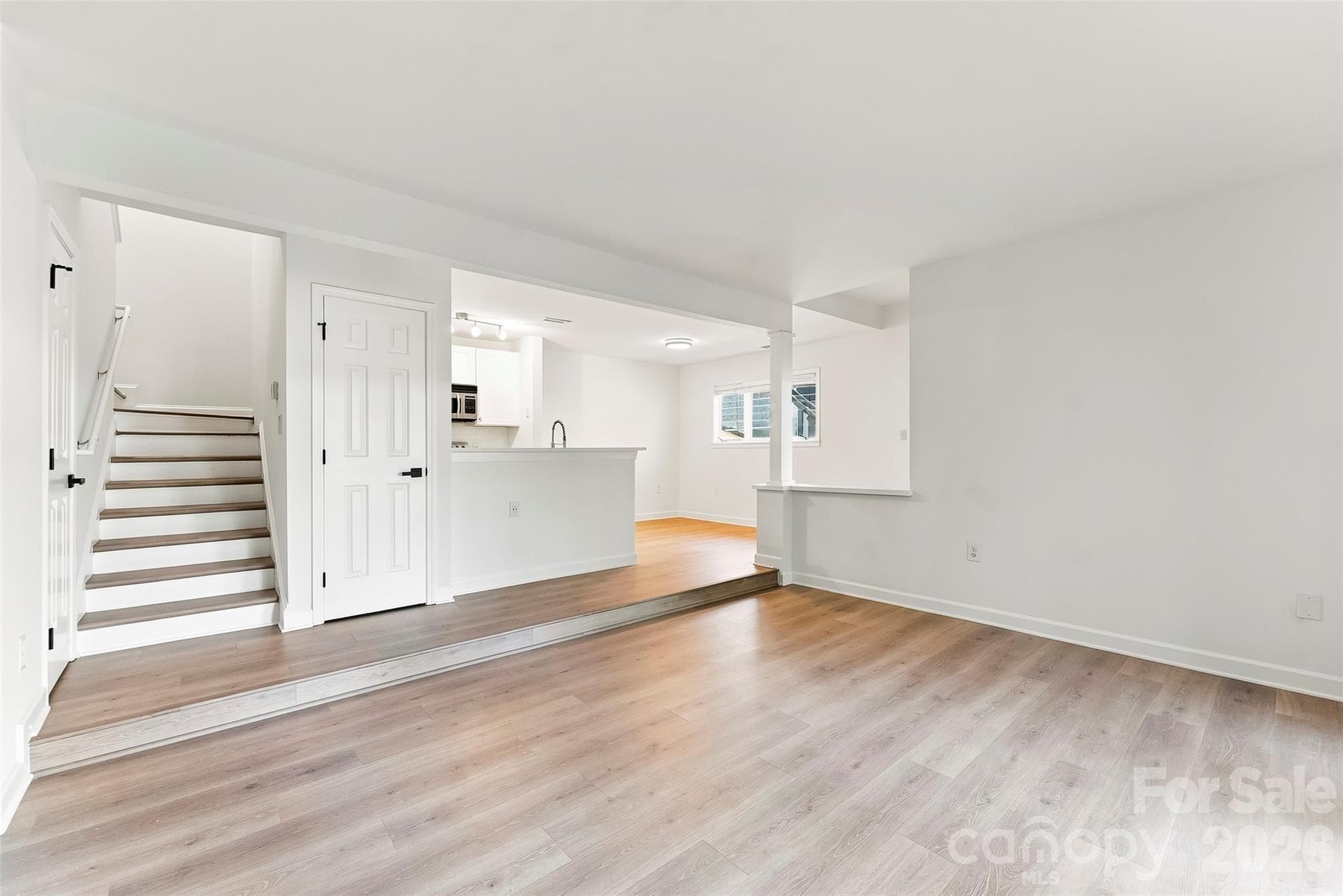 Condominium at 425 W 8th Street, Charlotte, photo 7 of 27