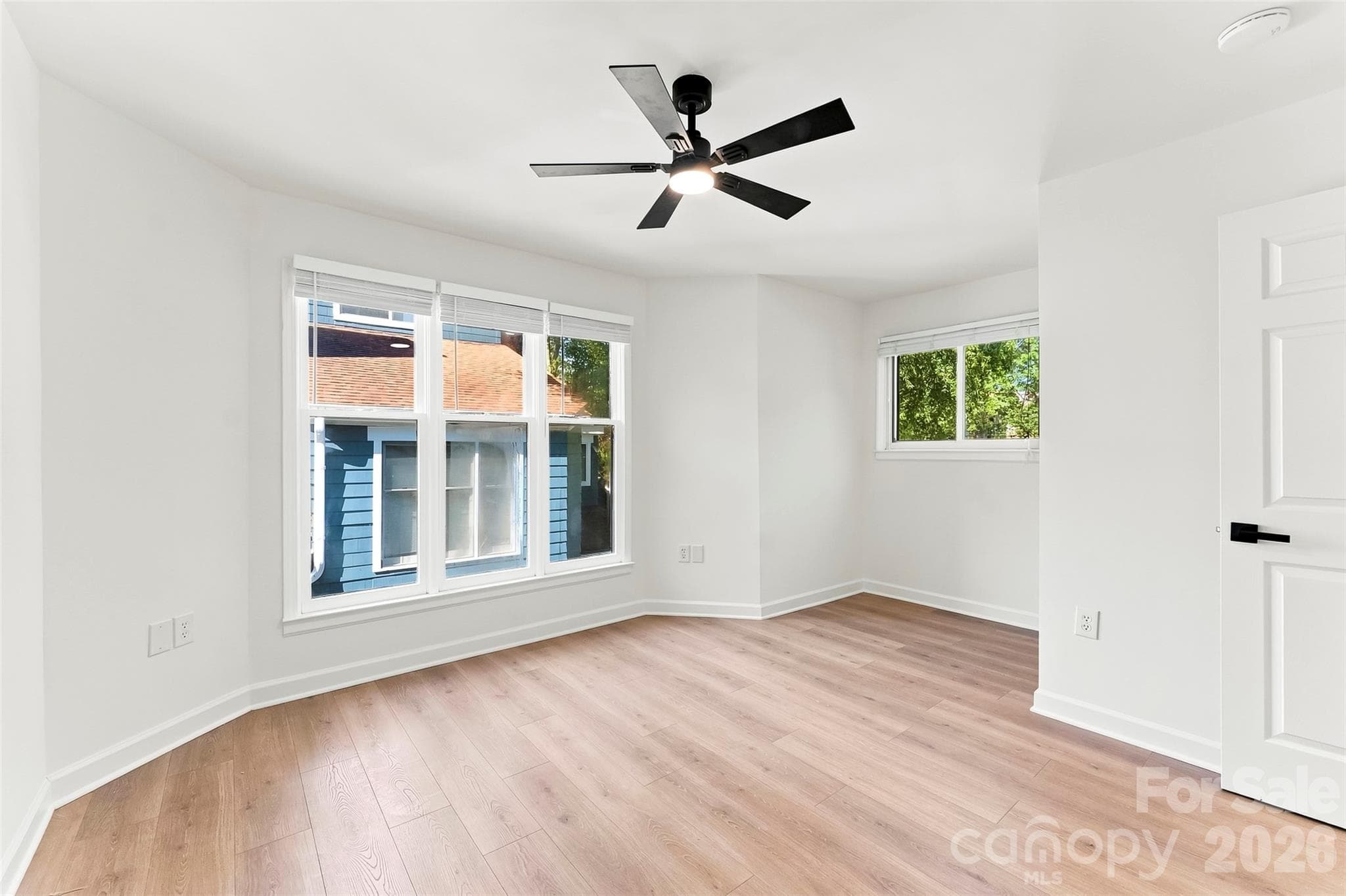 Condominium at 425 W 8th Street, Charlotte, photo 13 of 27